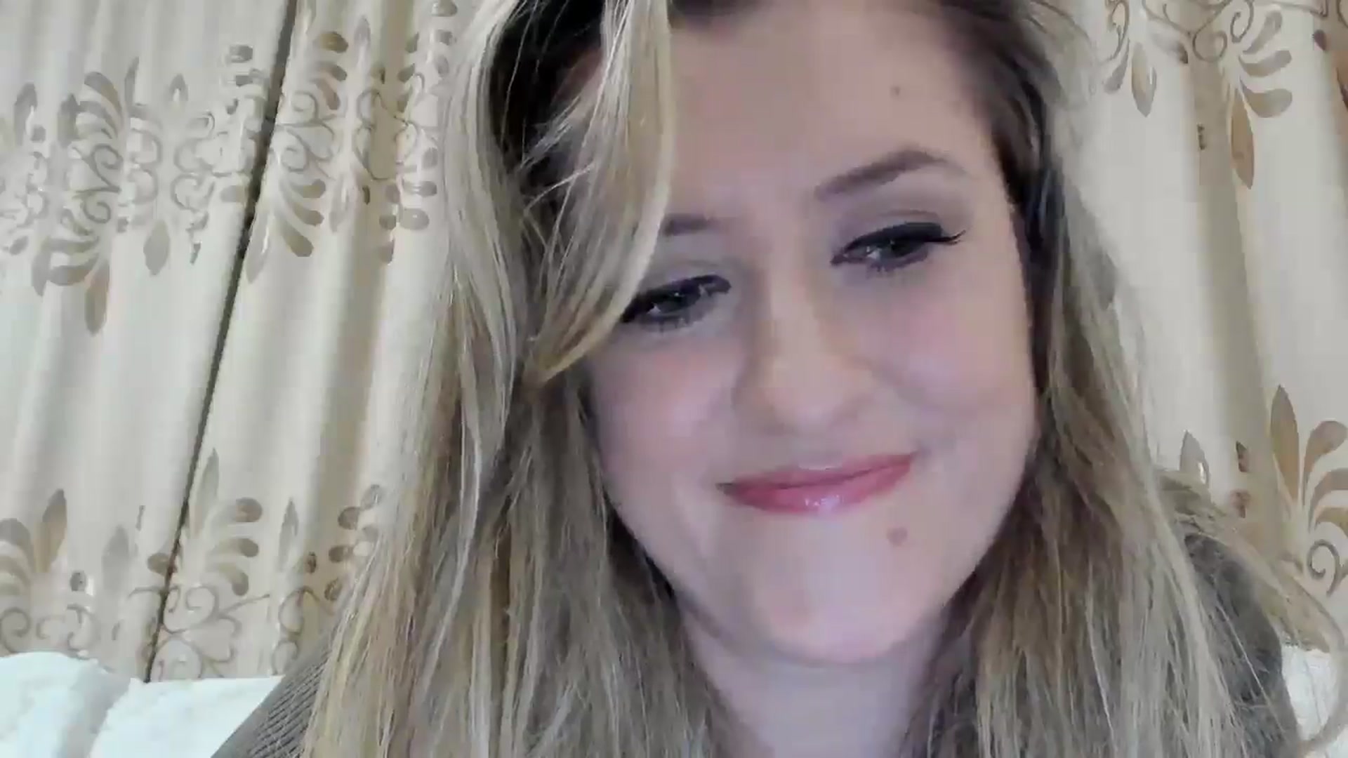 Gallery image thumbnail from BestDream's myfreecams stream on, 10/03/2025, 24:12 image 7 of 20