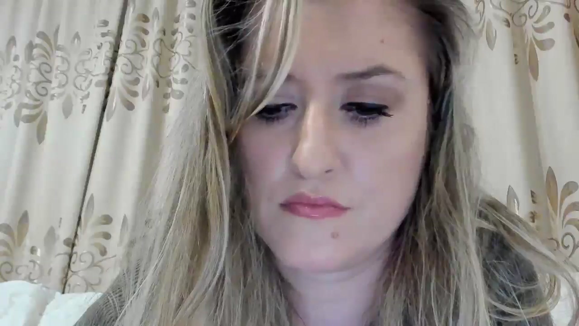 Gallery image thumbnail from BestDream's myfreecams stream on, 10/03/2025, 24:12 image 13 of 20