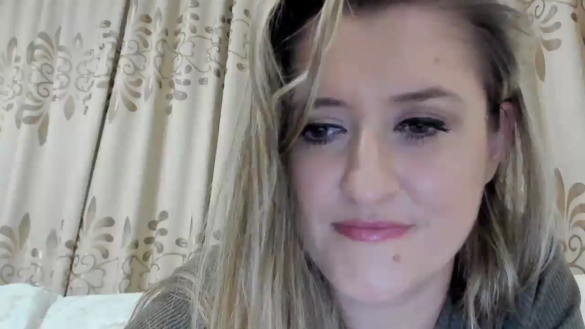 Gallery image thumbnail from BestDream's myfreecams stream on, 10/03/2025, 24:12 image 4 of 20