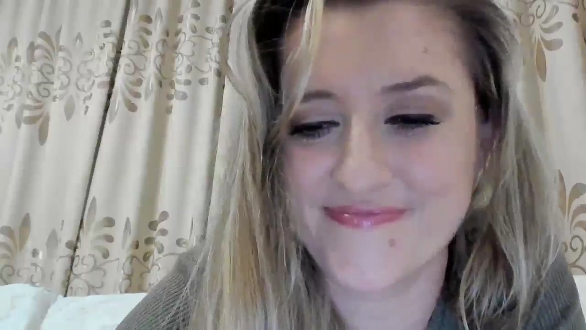 Gallery image thumbnail from BestDream's myfreecams stream on, 10/03/2025, 24:12 image 6 of 20
