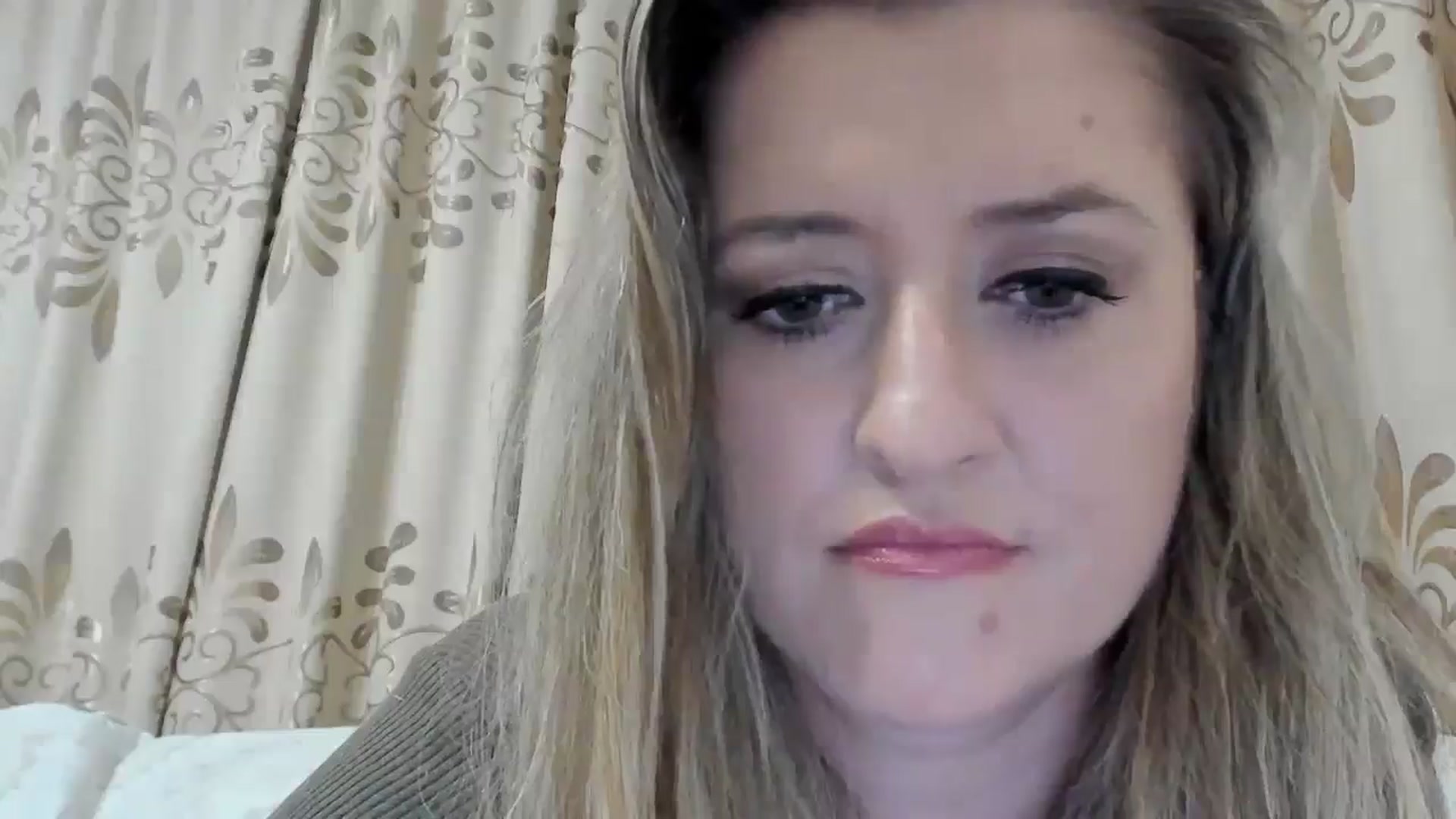 Gallery image thumbnail from BestDream's myfreecams stream on, 10/03/2025, 24:12 image 8 of 20