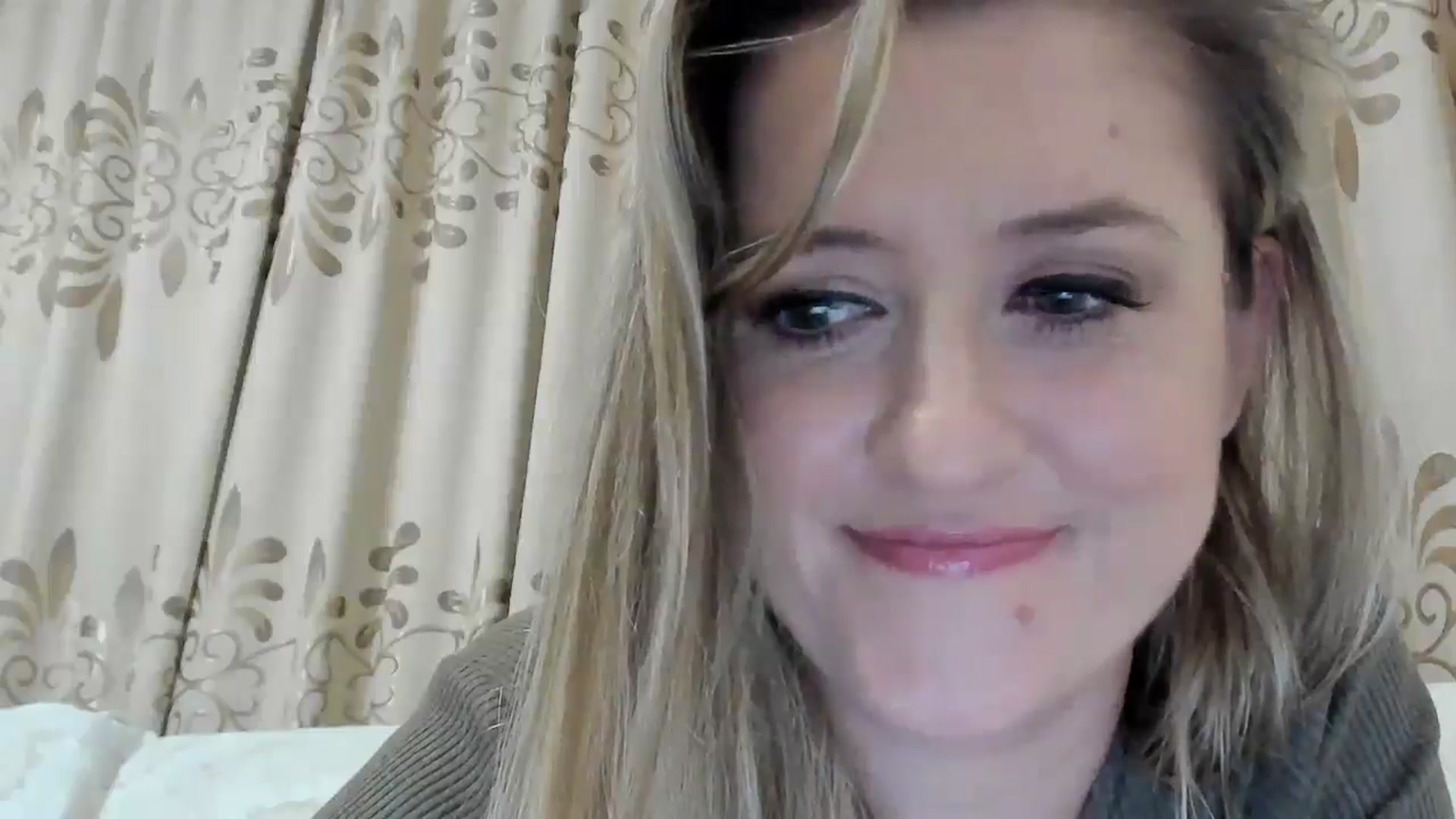 Gallery image thumbnail from BestDream's myfreecams stream on, 10/03/2025, 24:12 image 3 of 20