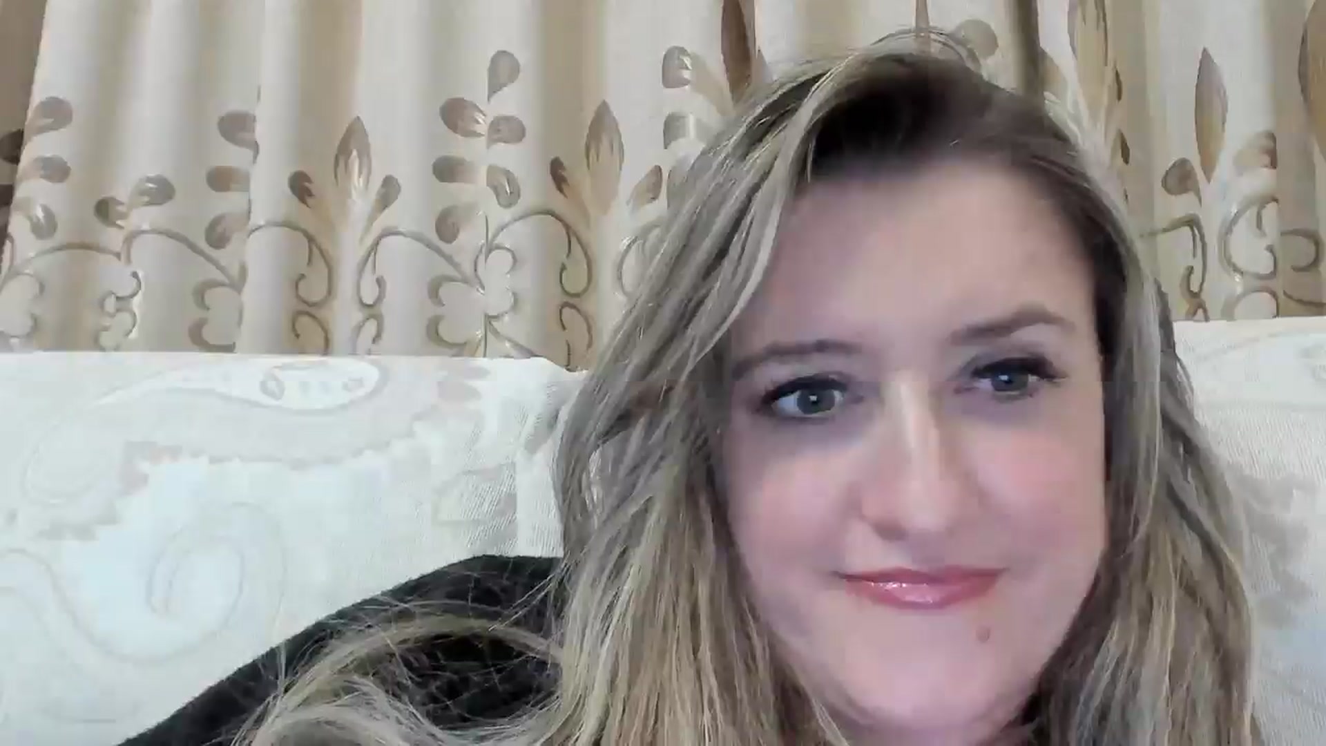 Gallery image thumbnail from BestDream's myfreecams stream on, 10/04/2025, 01:10 image 12 of 20