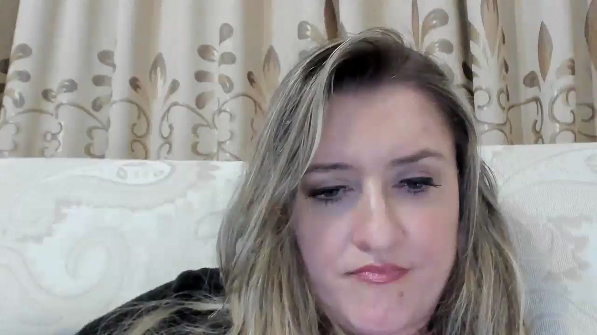 Gallery image thumbnail from BestDream's myfreecams stream on, 10/04/2025, 01:10 image 16 of 20