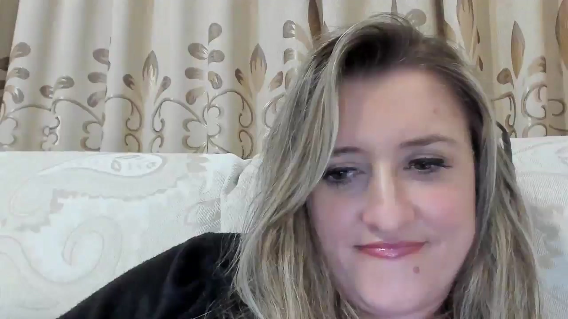 Gallery image thumbnail from BestDream's myfreecams stream on, 10/04/2025, 01:10 image 10 of 20