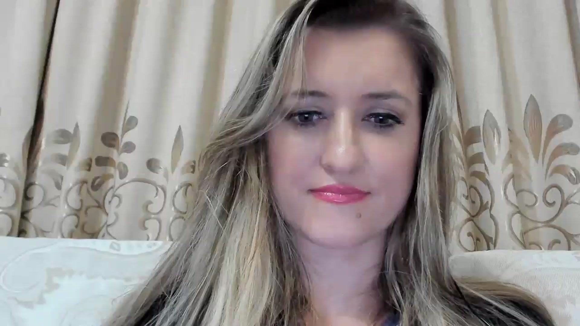 Gallery image thumbnail from BestDream's myfreecams stream on, 10/05/2025, 23:38 image 10 of 20