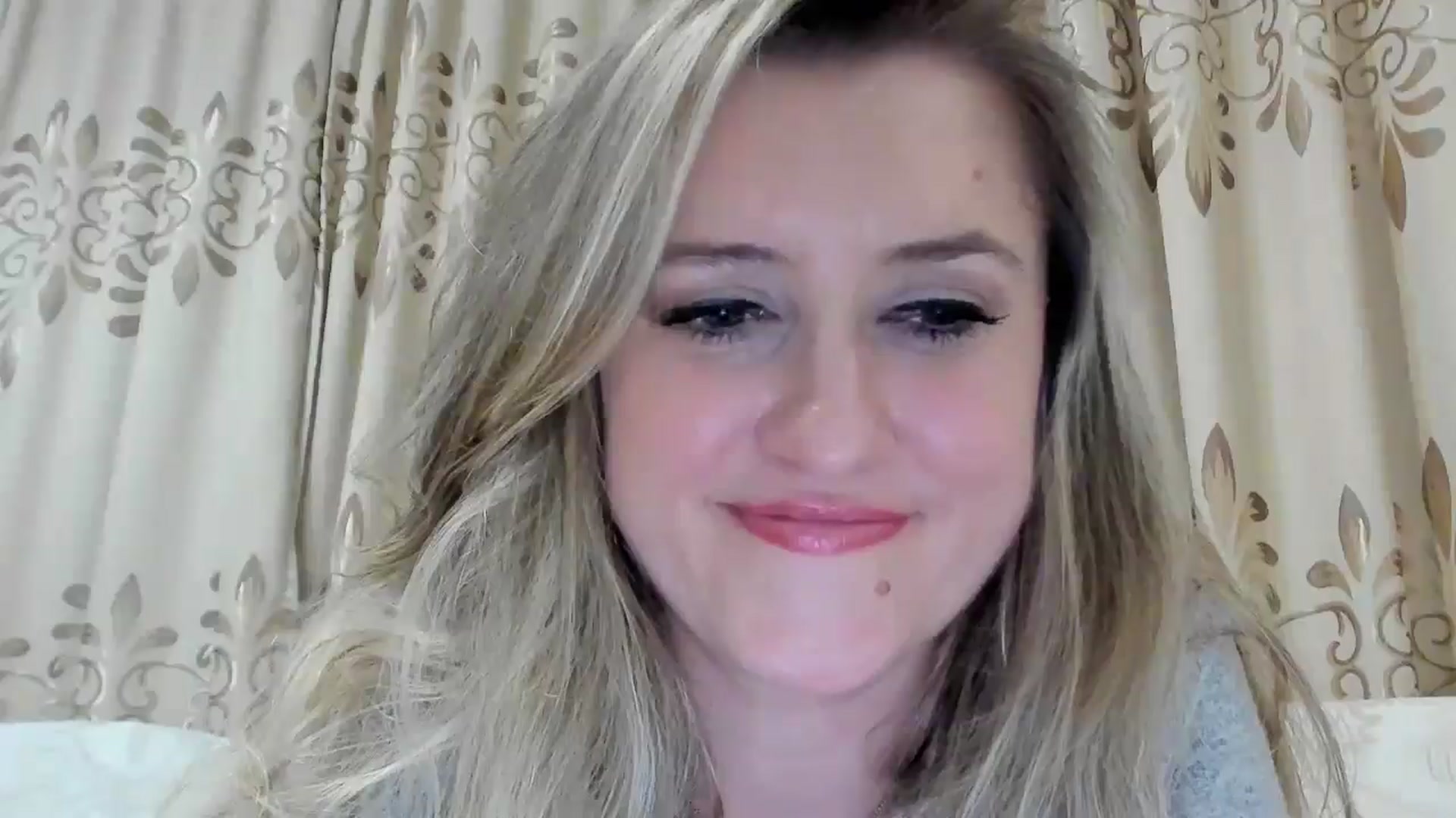 Gallery image thumbnail from BestDream's myfreecams stream on, 10/09/2025, 22:03 image 6 of 20