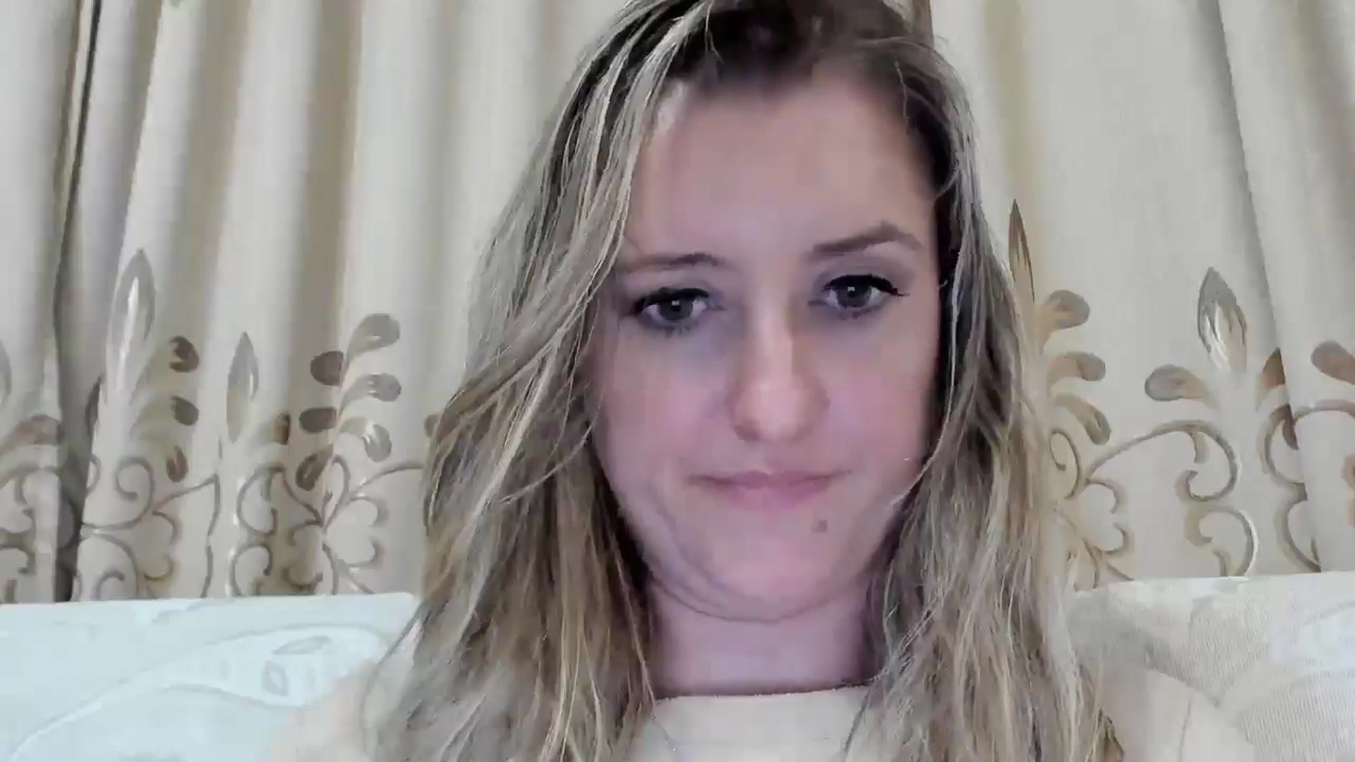 Gallery image thumbnail from BestDream's myfreecams stream on, 10/11/2025, 22:31 image 19 of 20