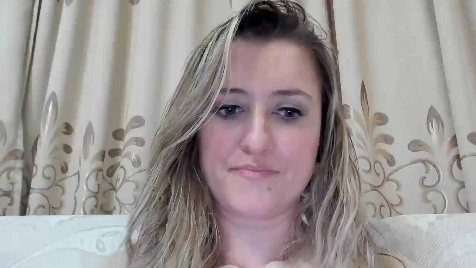 Gallery image thumbnail from BestDream's myfreecams stream on, 10/12/2025, 24:24 image 19 of 20