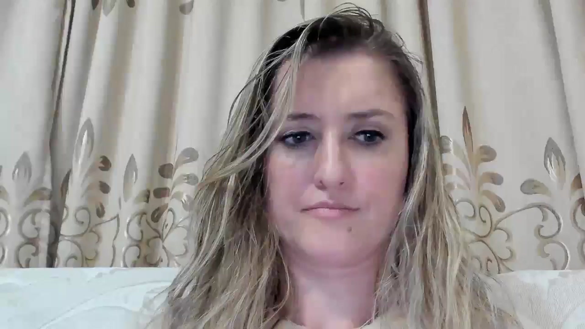Gallery image thumbnail from BestDream's myfreecams stream on, 10/12/2025, 24:24 image 8 of 20