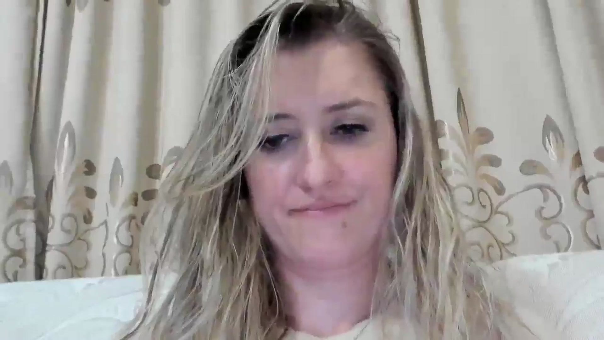 Gallery image thumbnail from BestDream's myfreecams stream on, 10/12/2025, 24:24 image 14 of 20