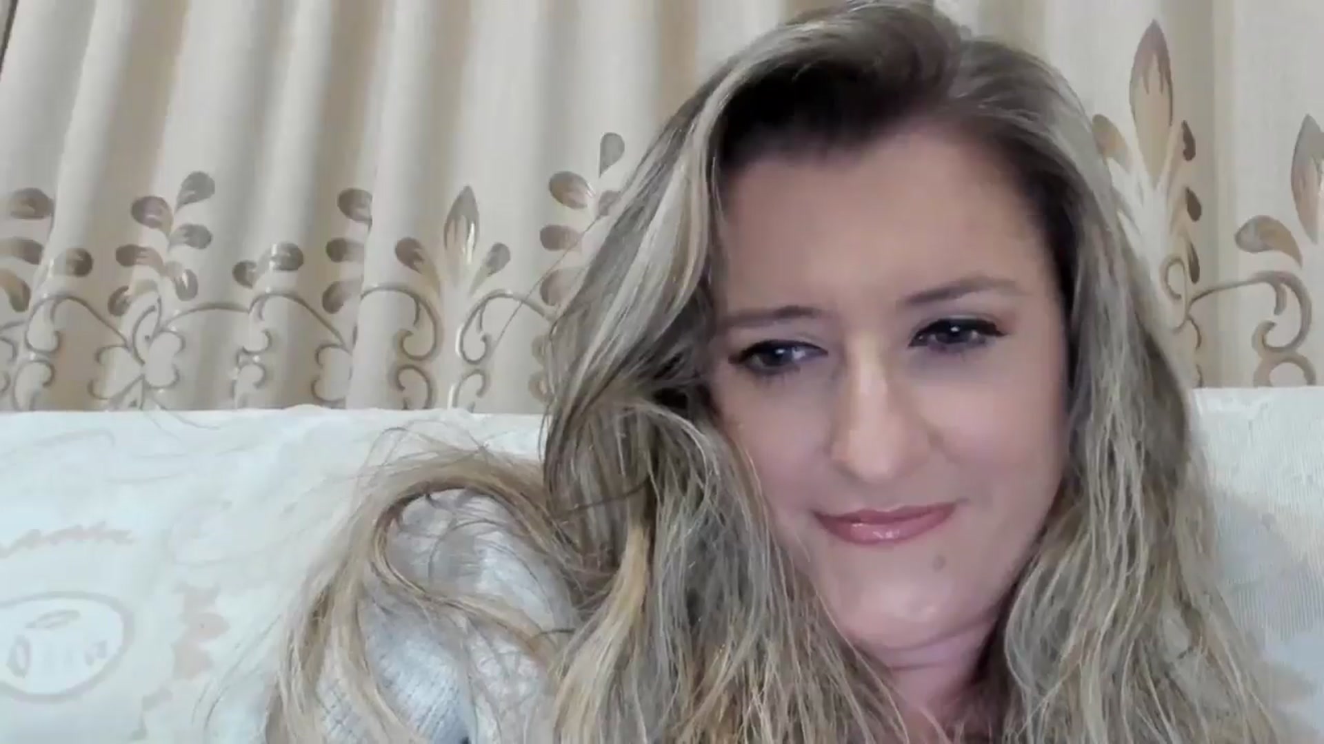 Gallery image thumbnail from BestDream's myfreecams stream on, 10/12/2025, 23:58 image 18 of 20