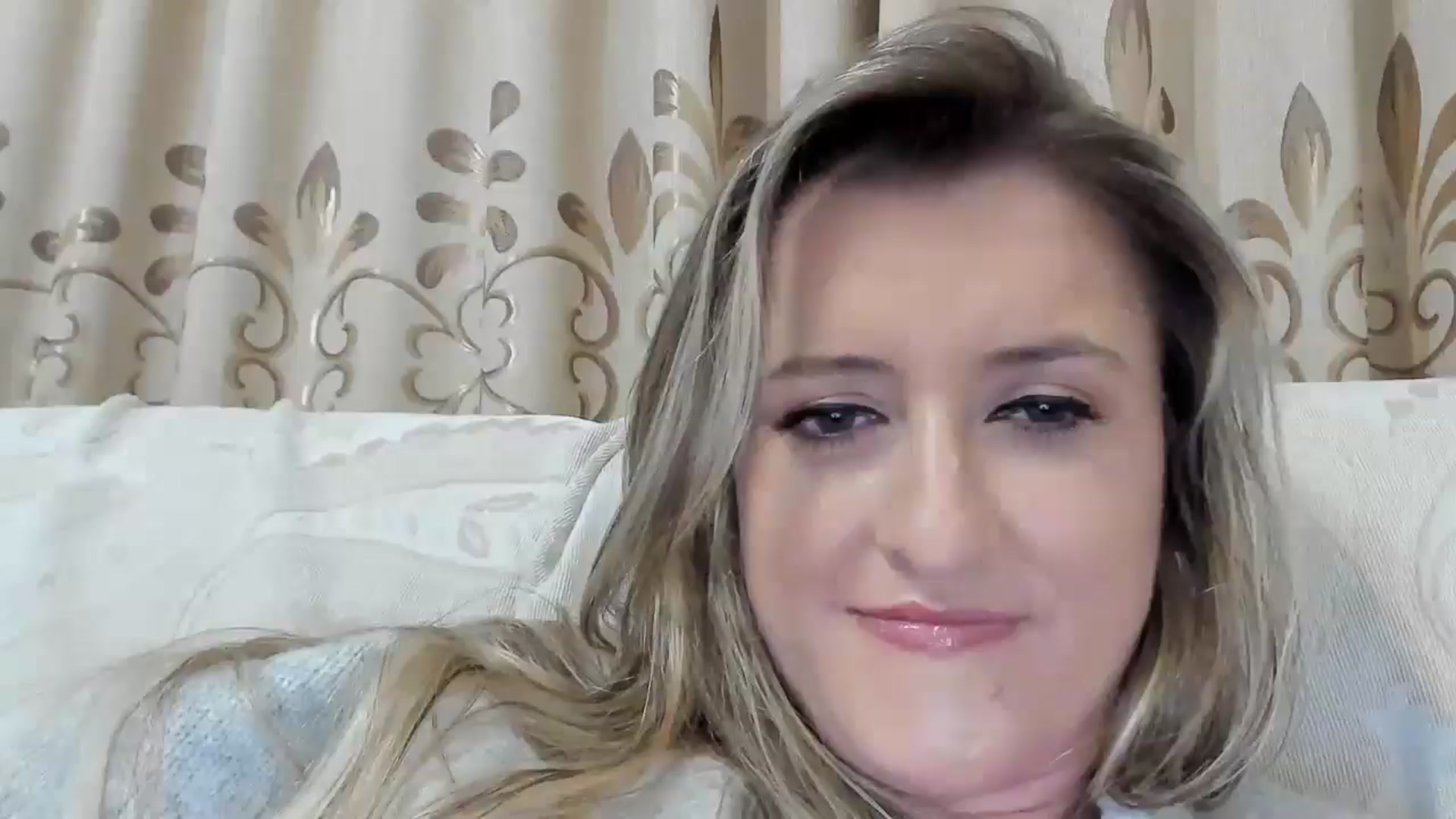 Gallery image thumbnail from BestDream's myfreecams stream on, 10/13/2025, 02:36 image 1 of 20
