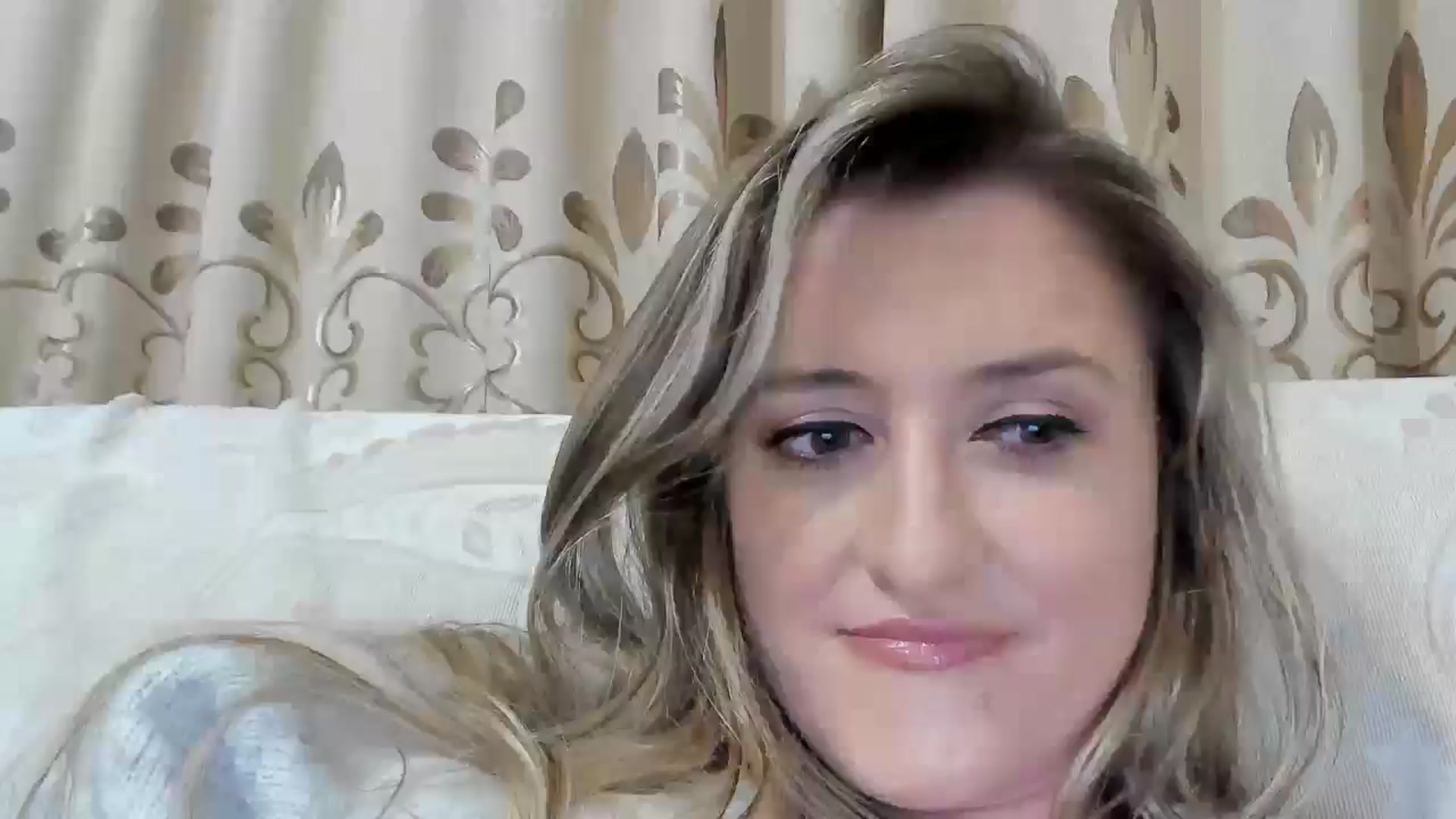 Gallery image thumbnail from BestDream's myfreecams stream on, 10/13/2025, 02:36 image 10 of 20