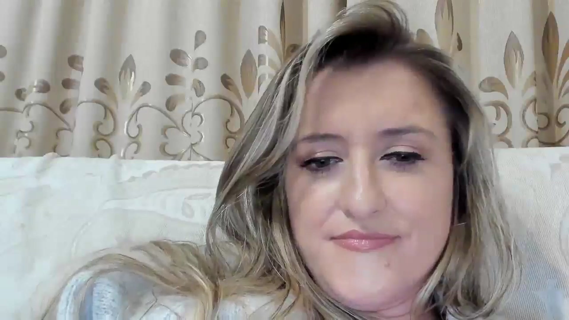 Gallery image thumbnail from BestDream's myfreecams stream on, 10/13/2025, 02:36 image 11 of 20