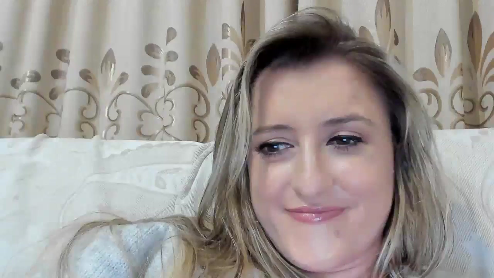 Gallery image thumbnail from BestDream's myfreecams stream on, 10/13/2025, 02:36 image 8 of 20