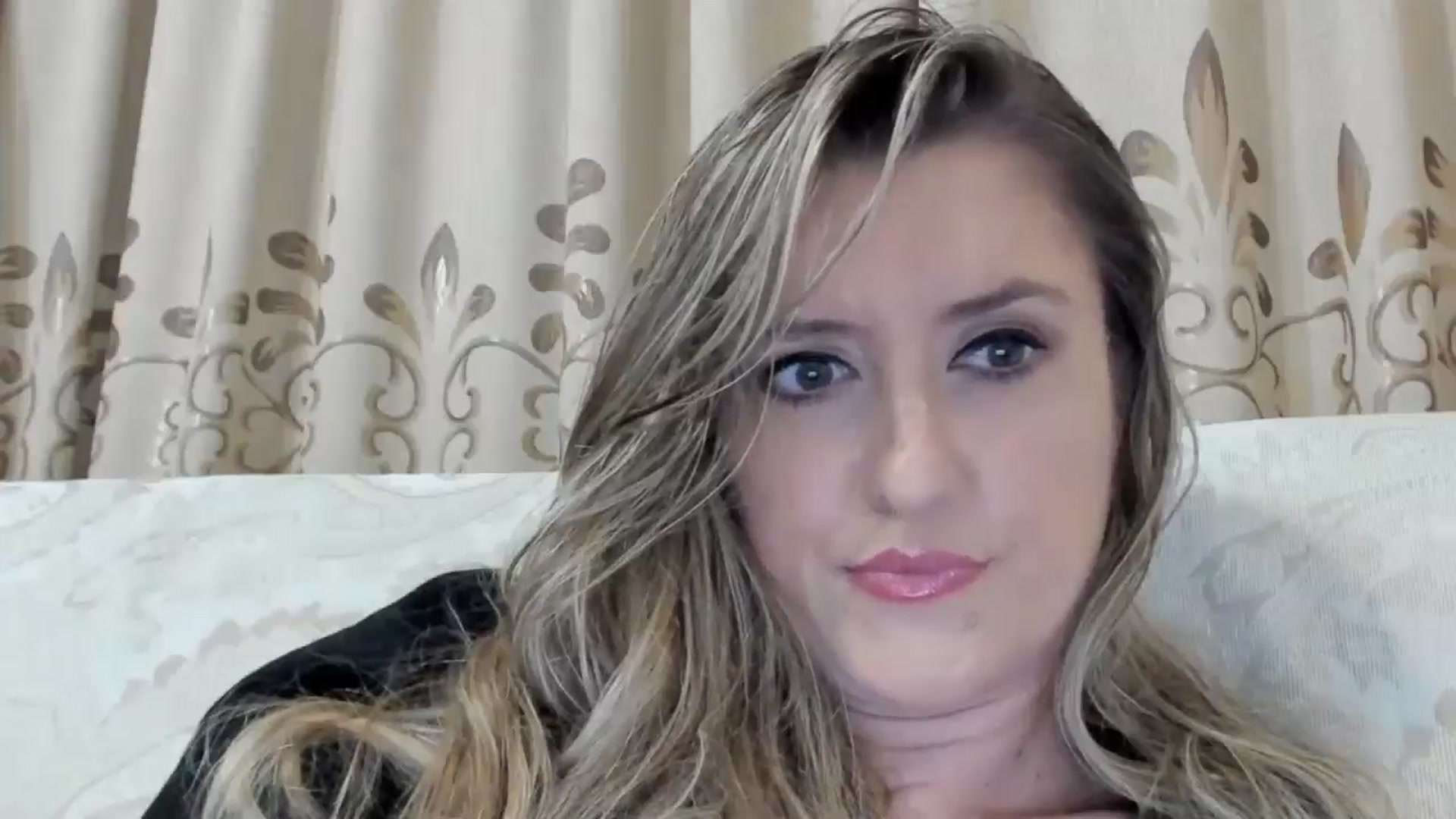Gallery image thumbnail from BestDream's myfreecams stream on, 10/15/2025, 23:13 image 15 of 20