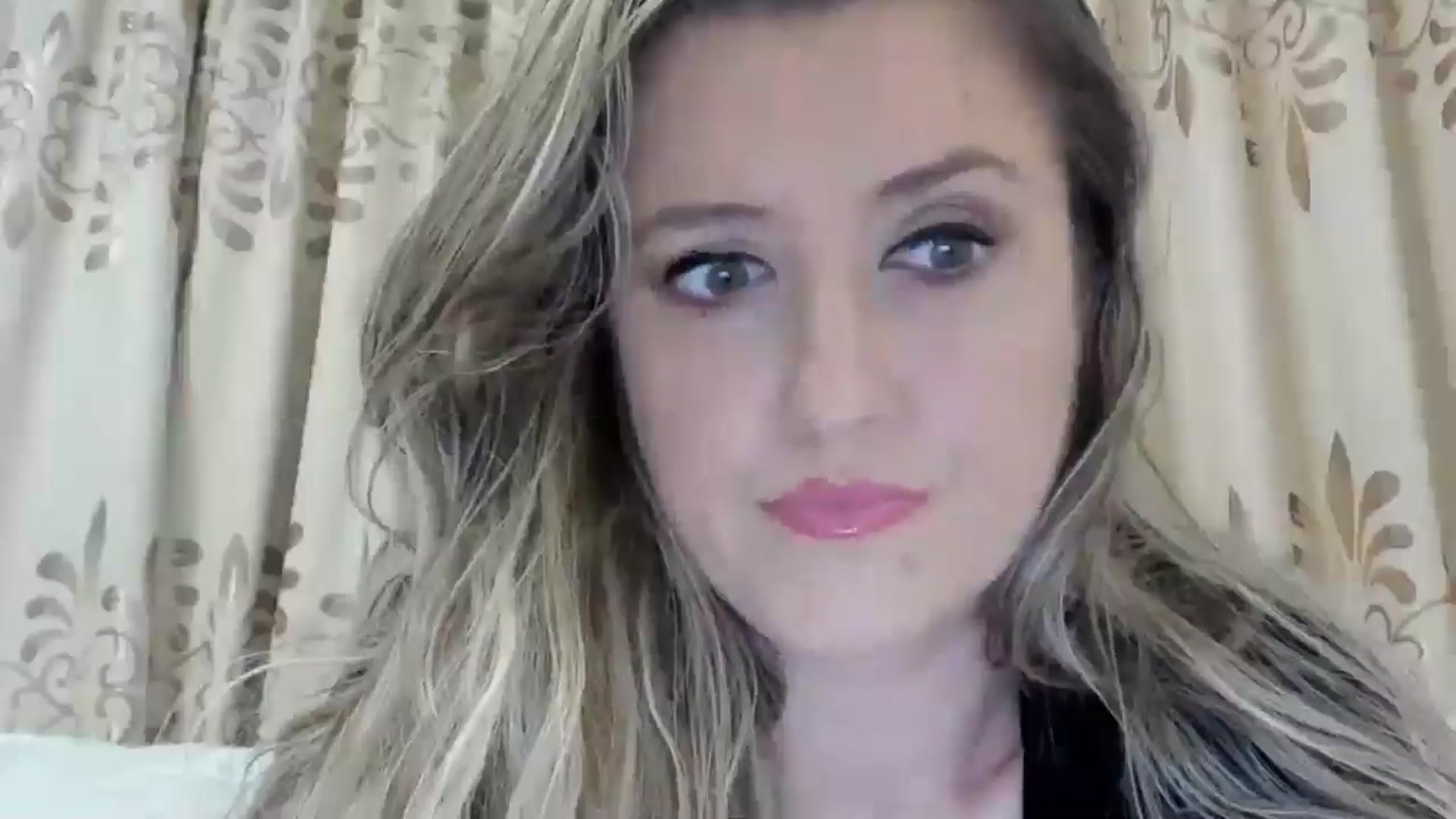 Gallery image thumbnail from BestDream's myfreecams stream on, 10/15/2025, 23:13 image 10 of 20