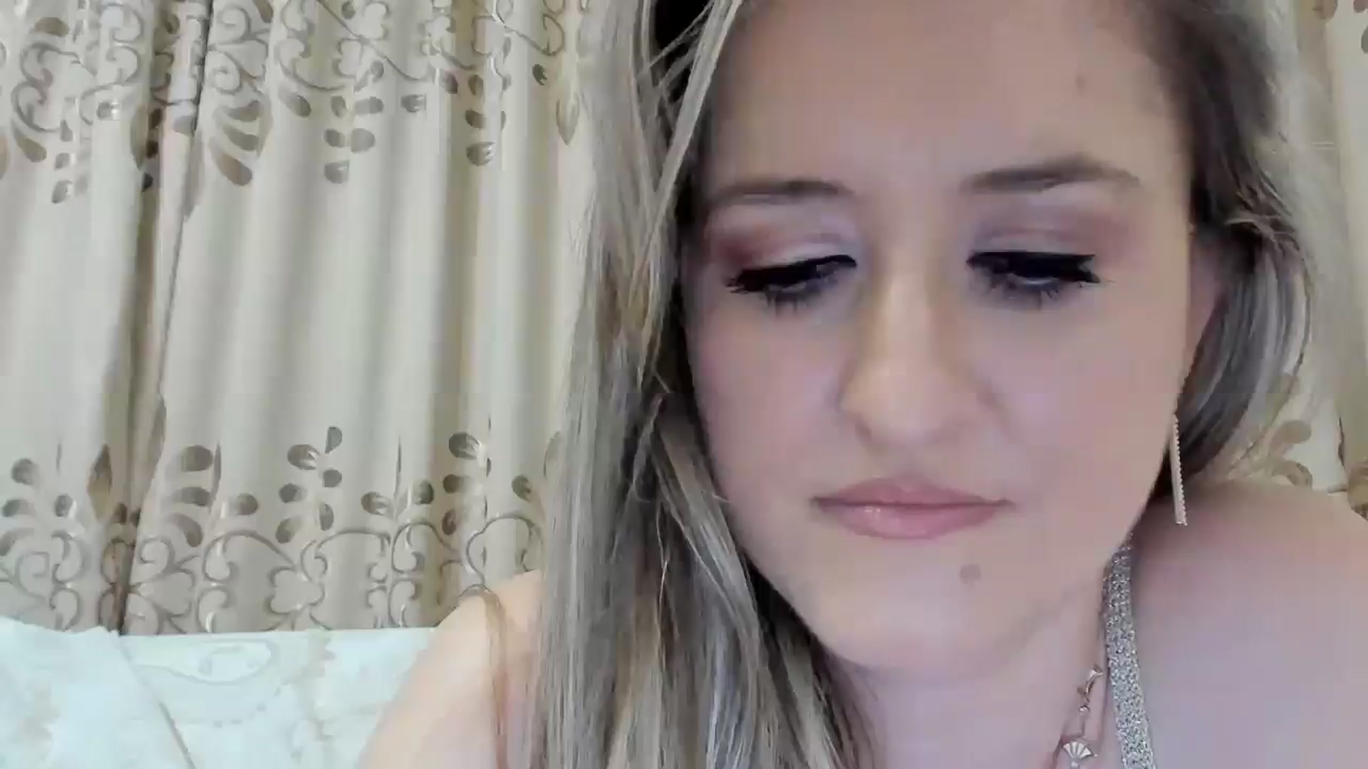 Gallery image thumbnail from BestDream's myfreecams stream on, 10/16/2025, 23:43 image 3 of 20