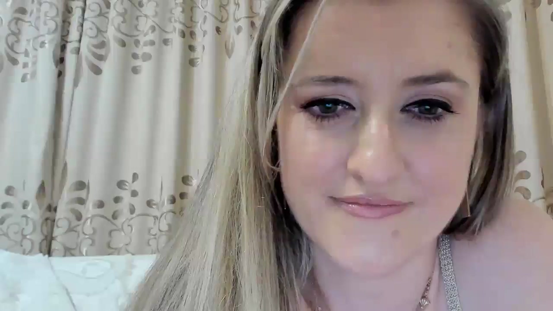 Gallery image thumbnail from BestDream's myfreecams stream on, 10/16/2025, 23:43 image 16 of 20
