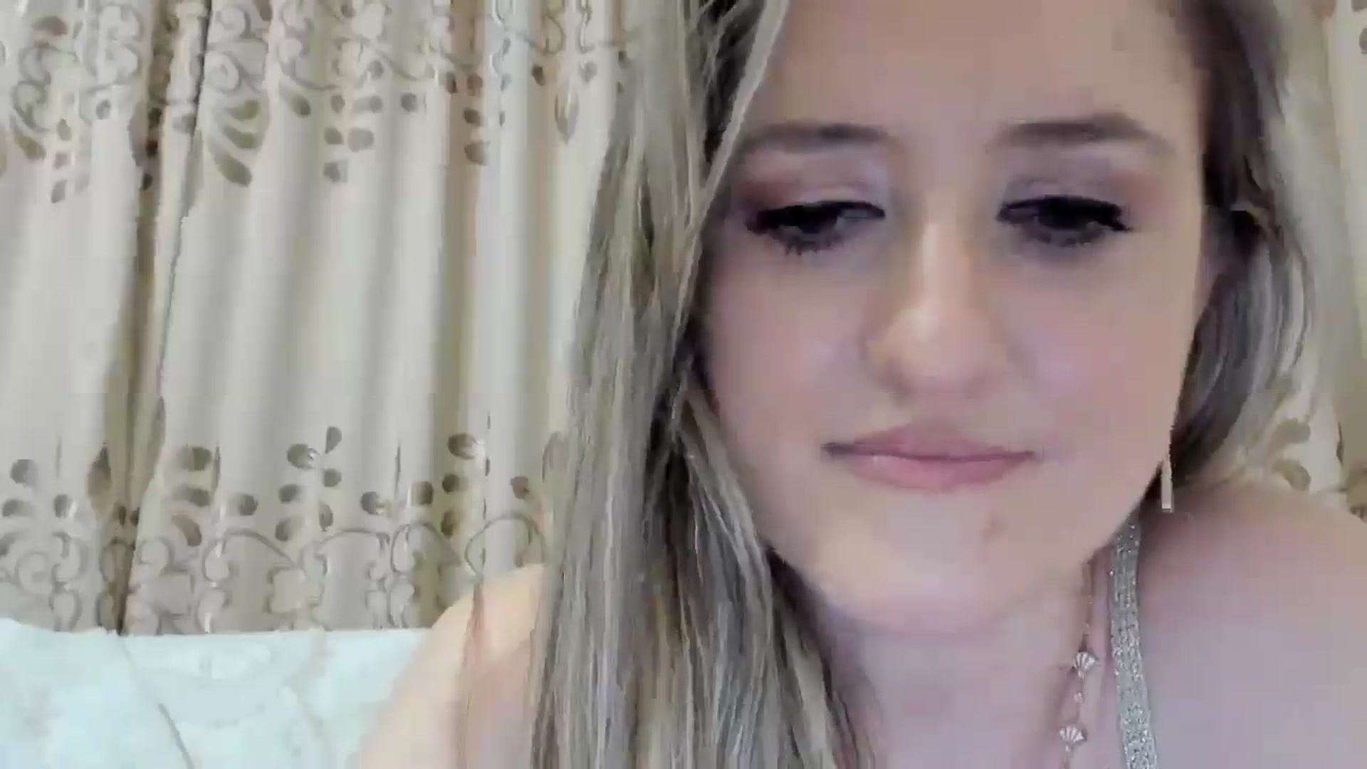Gallery image thumbnail from BestDream's myfreecams stream on, 10/16/2025, 23:43 image 5 of 20