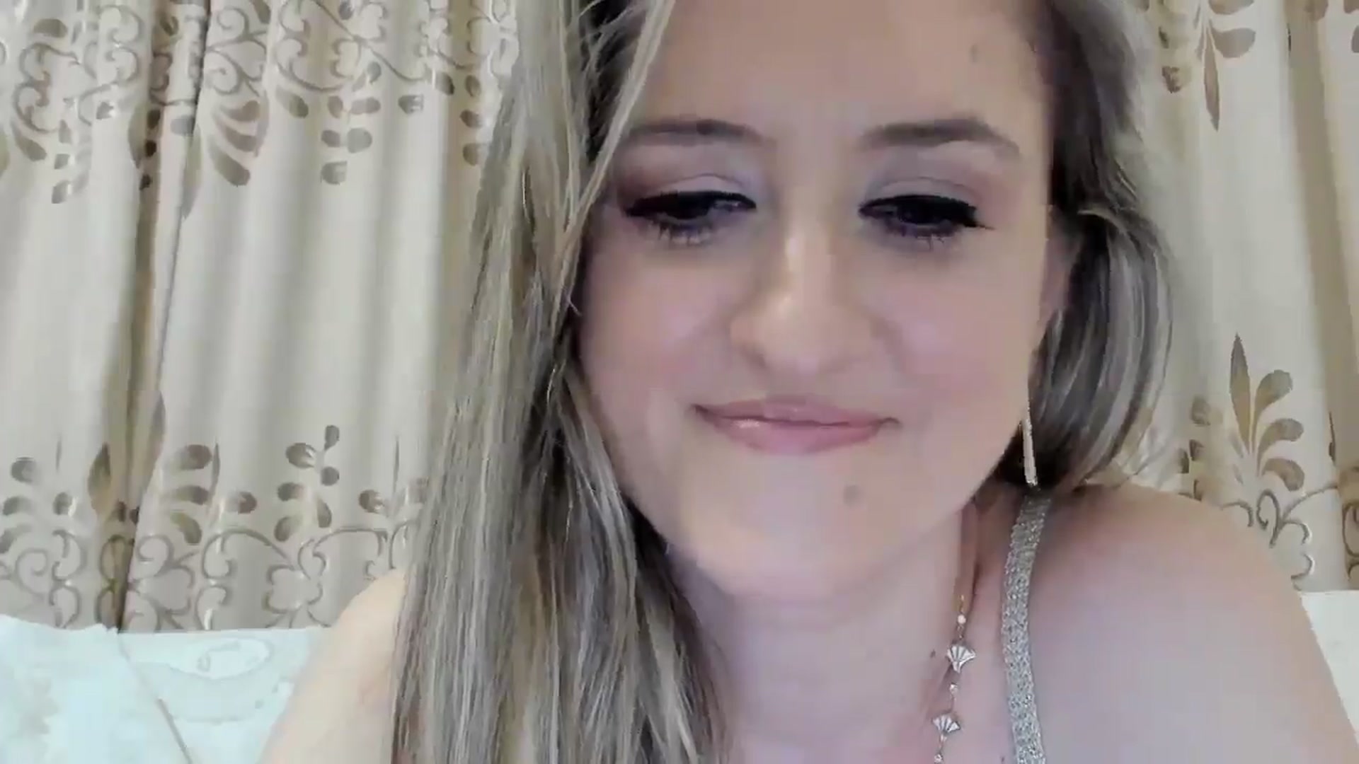 Gallery image thumbnail from BestDream's myfreecams stream on, 10/16/2025, 23:43 image 6 of 20
