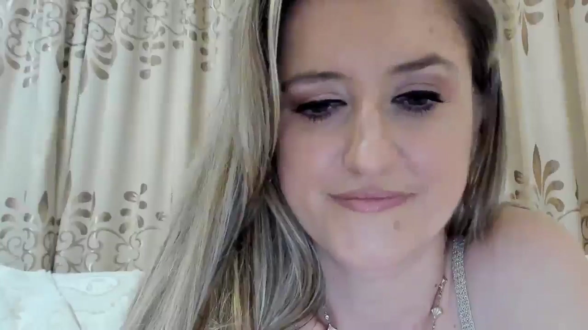 Gallery image thumbnail from BestDream's myfreecams stream on, 10/16/2025, 23:43 image 18 of 20
