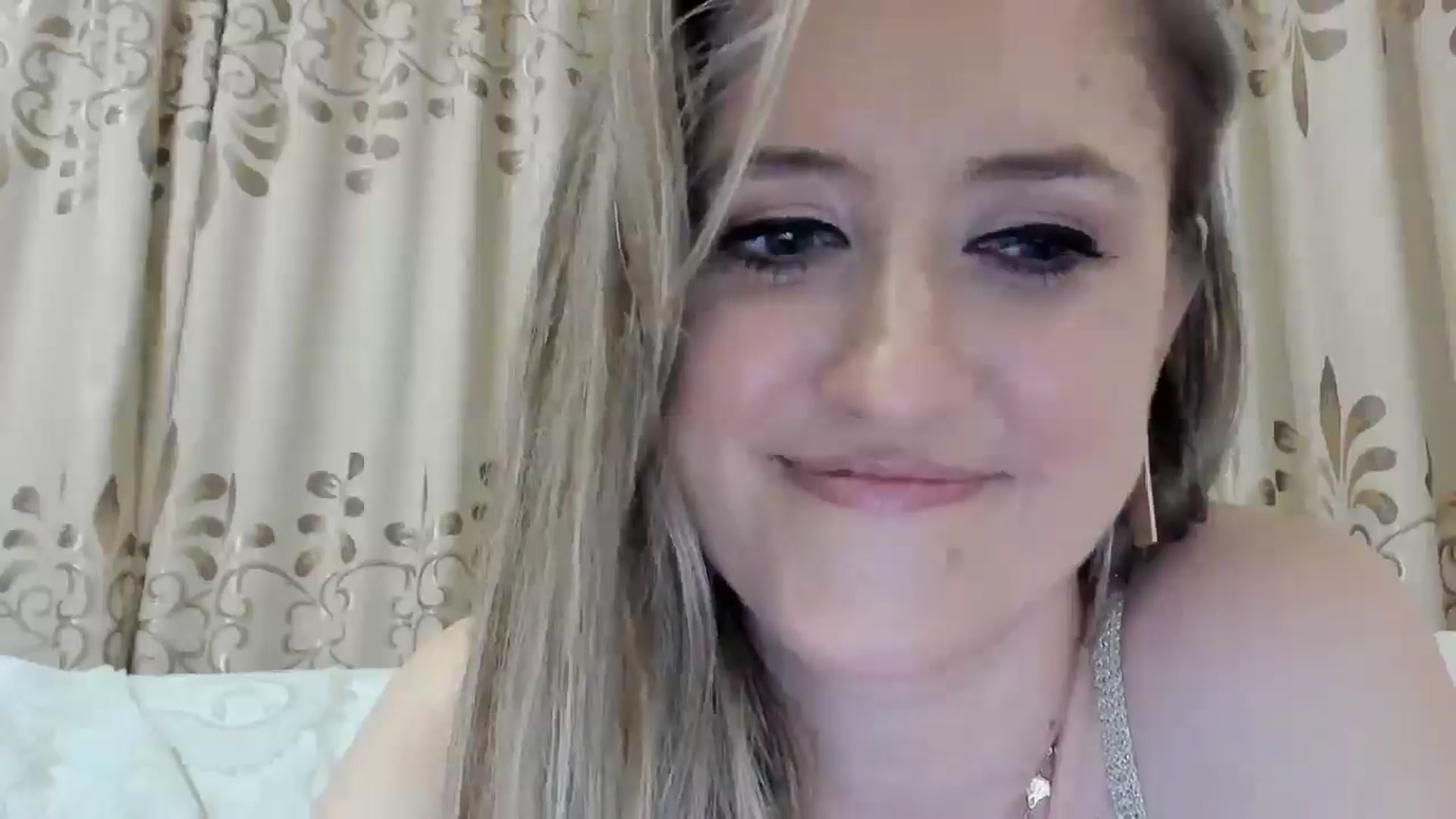Gallery image thumbnail from BestDream's myfreecams stream on, 10/16/2025, 23:43 image 11 of 20