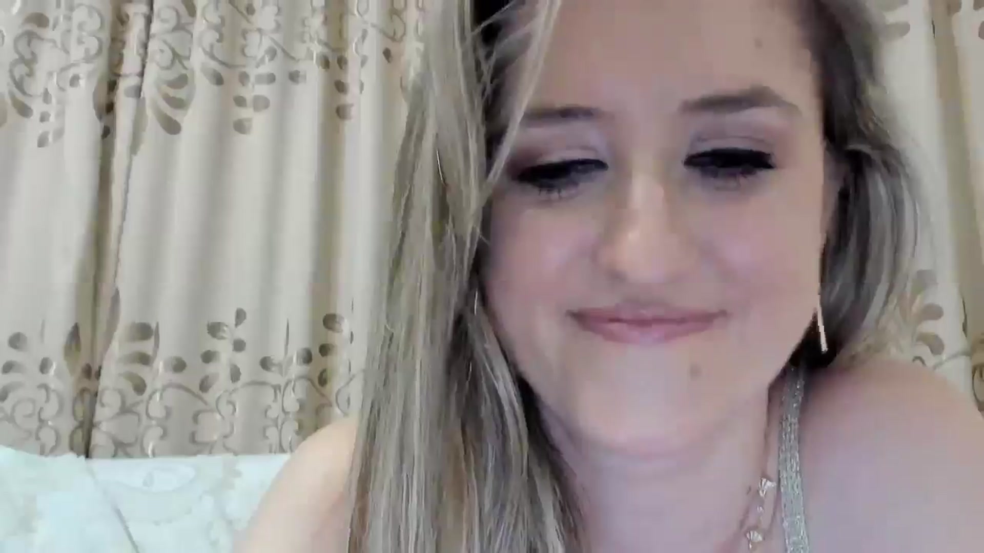 Gallery image thumbnail from BestDream's myfreecams stream on, 10/16/2025, 23:43 image 8 of 20