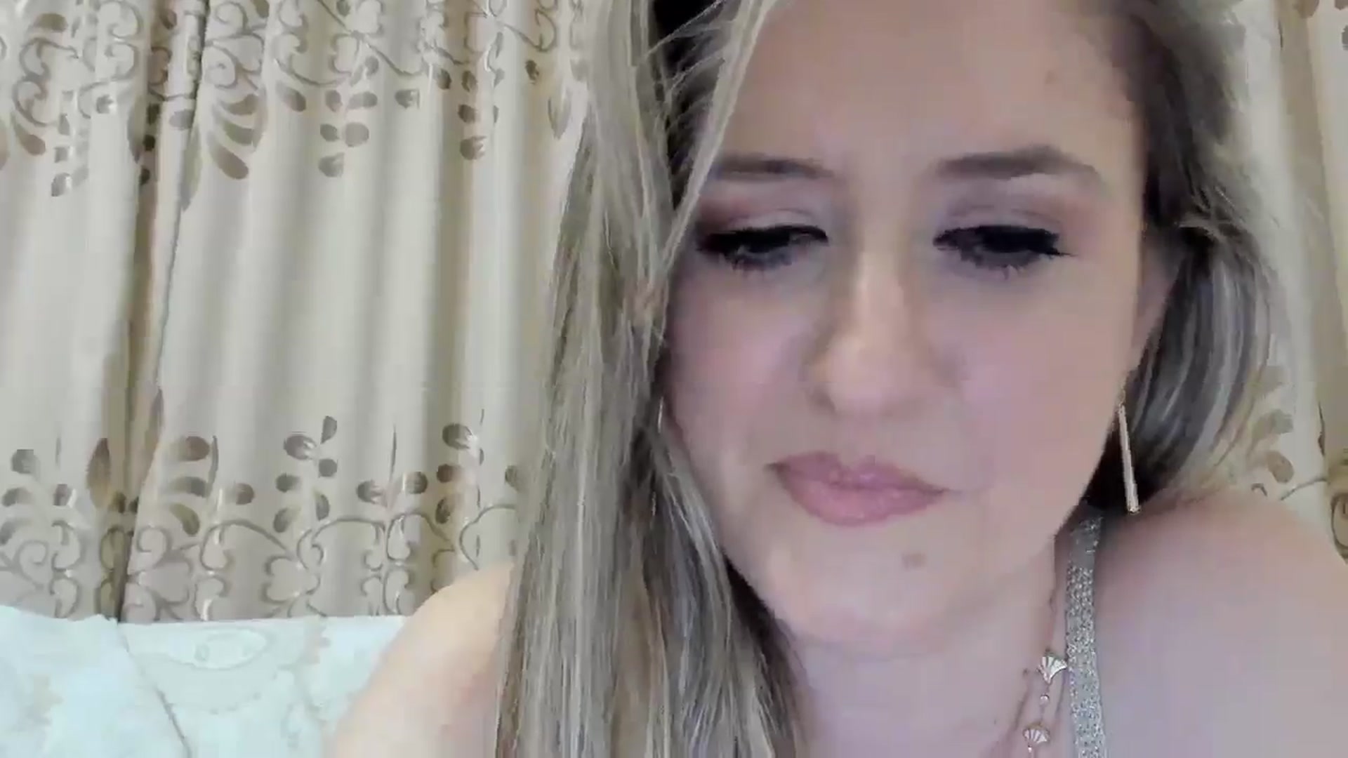 Gallery image thumbnail from BestDream's myfreecams stream on, 10/16/2025, 23:43 image 9 of 20
