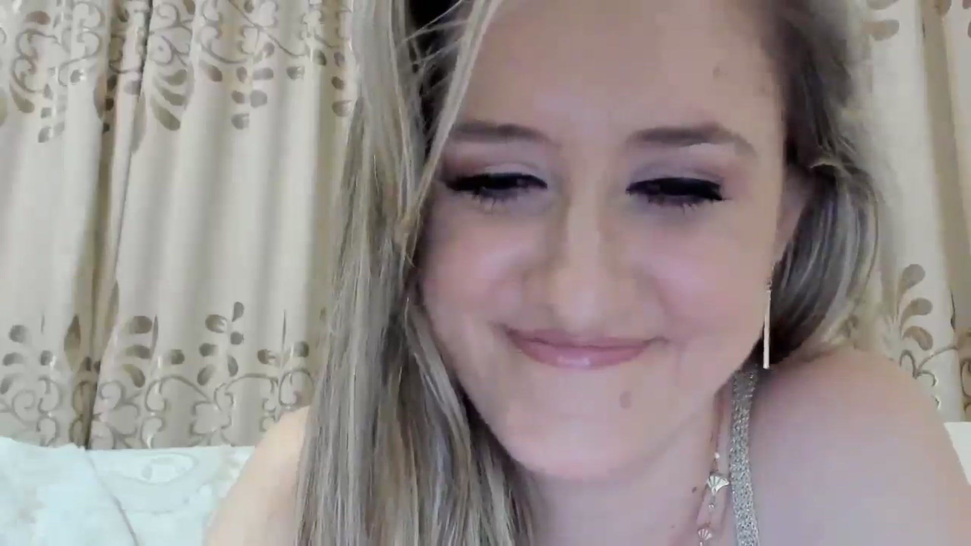 Gallery image thumbnail from BestDream's myfreecams stream on, 10/16/2025, 23:43 image 7 of 20