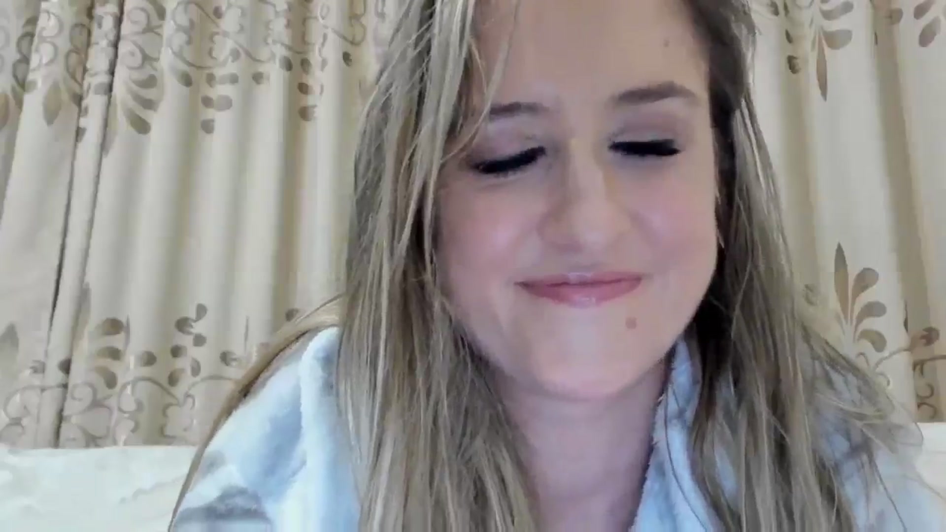 Gallery image thumbnail from BestDream's myfreecams stream on, 10/18/2025, 01:31 image 11 of 20