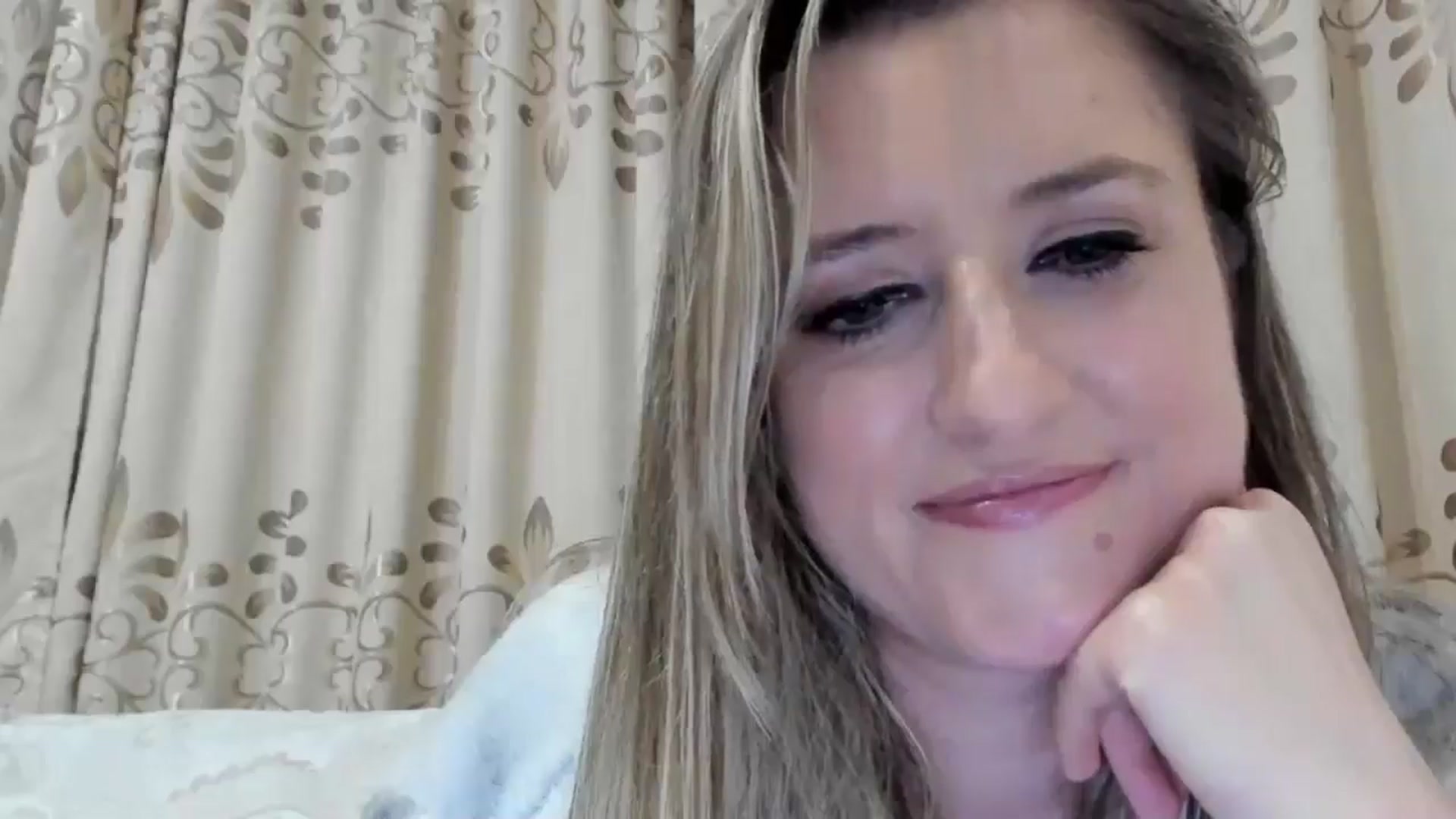 Gallery image thumbnail from BestDream's myfreecams stream on, 10/18/2025, 01:31 image 20 of 20