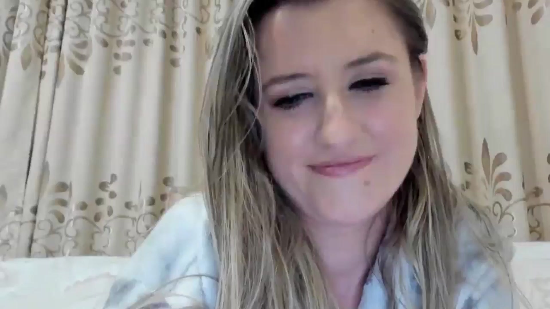 Gallery image thumbnail from BestDream's myfreecams stream on, 10/18/2025, 01:31 image 13 of 20