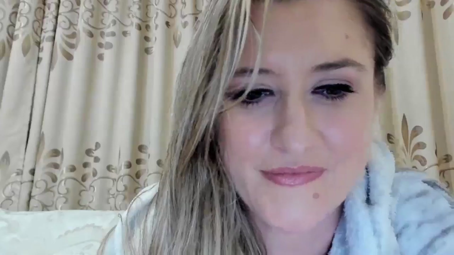 Gallery image thumbnail from BestDream's myfreecams stream on, 10/18/2025, 01:31 image 5 of 20