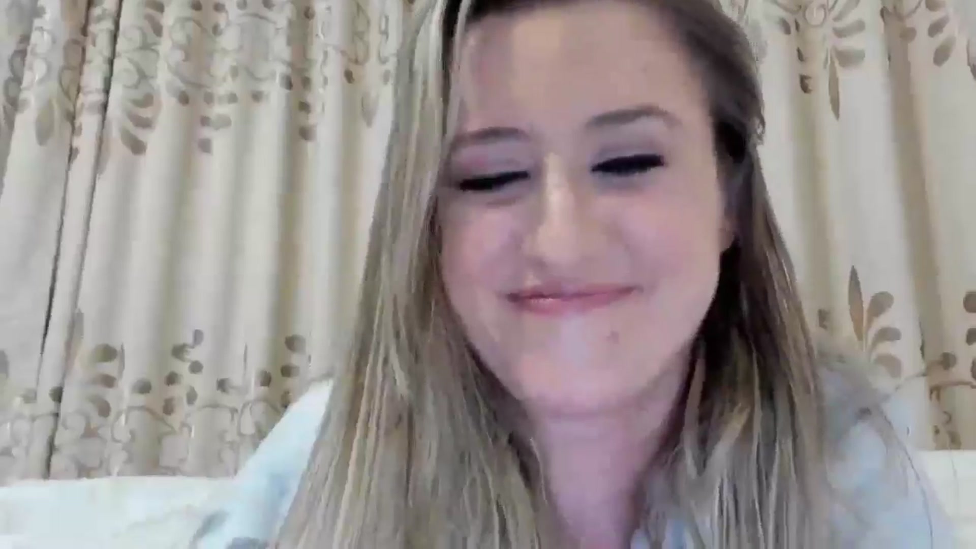 Gallery image thumbnail from BestDream's myfreecams stream on, 10/18/2025, 01:31 image 16 of 20