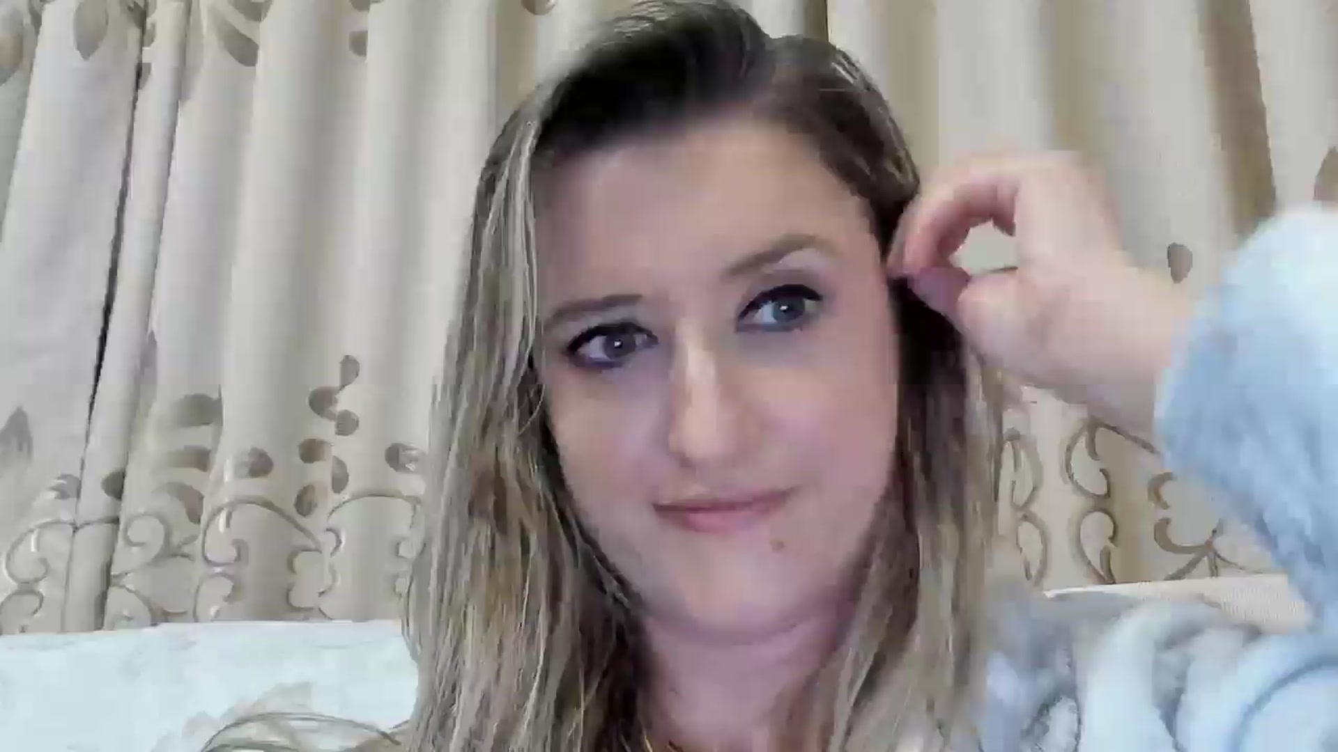 Gallery image thumbnail from BestDream's myfreecams stream on, 10/18/2025, 02:47 image 17 of 20