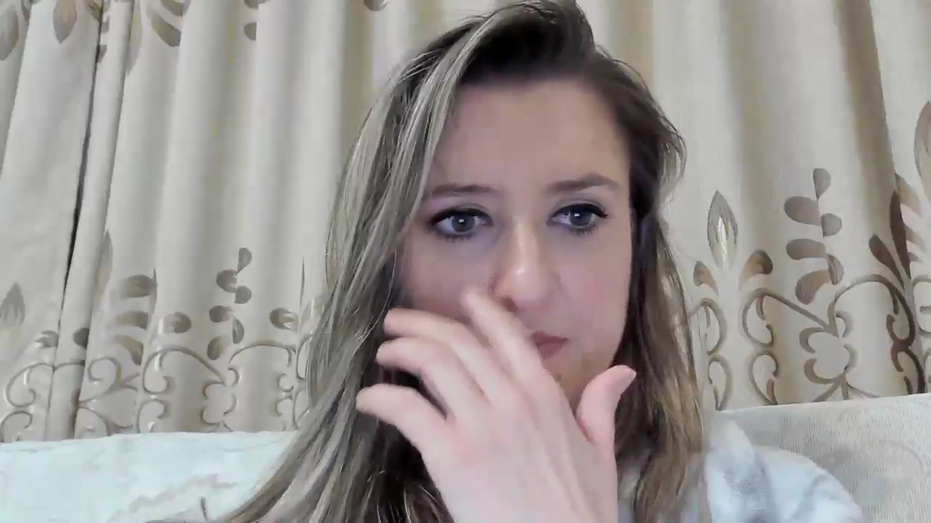 Gallery image thumbnail from BestDream's myfreecams stream on, 10/18/2025, 02:47 image 12 of 20