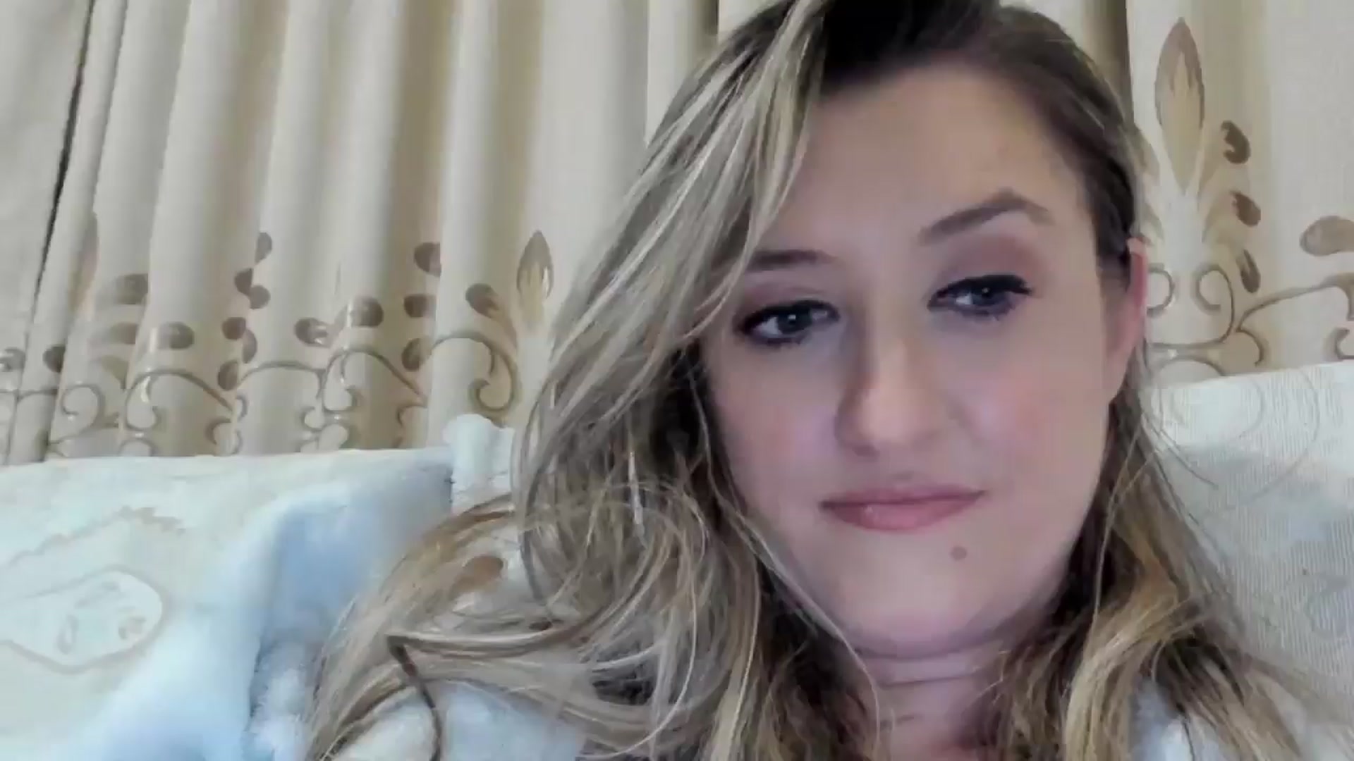 Gallery image thumbnail from BestDream's myfreecams stream on, 10/18/2025, 03:00 image 9 of 20