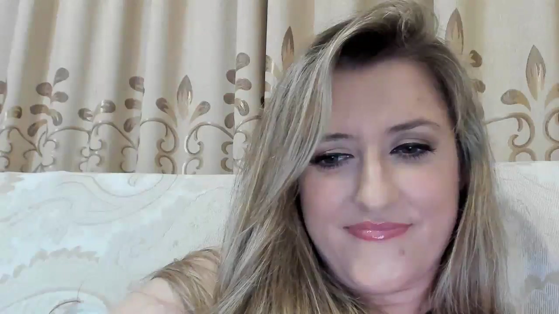 Gallery image thumbnail from BestDream's myfreecams stream on, 10/18/2025, 23:57 image 18 of 20