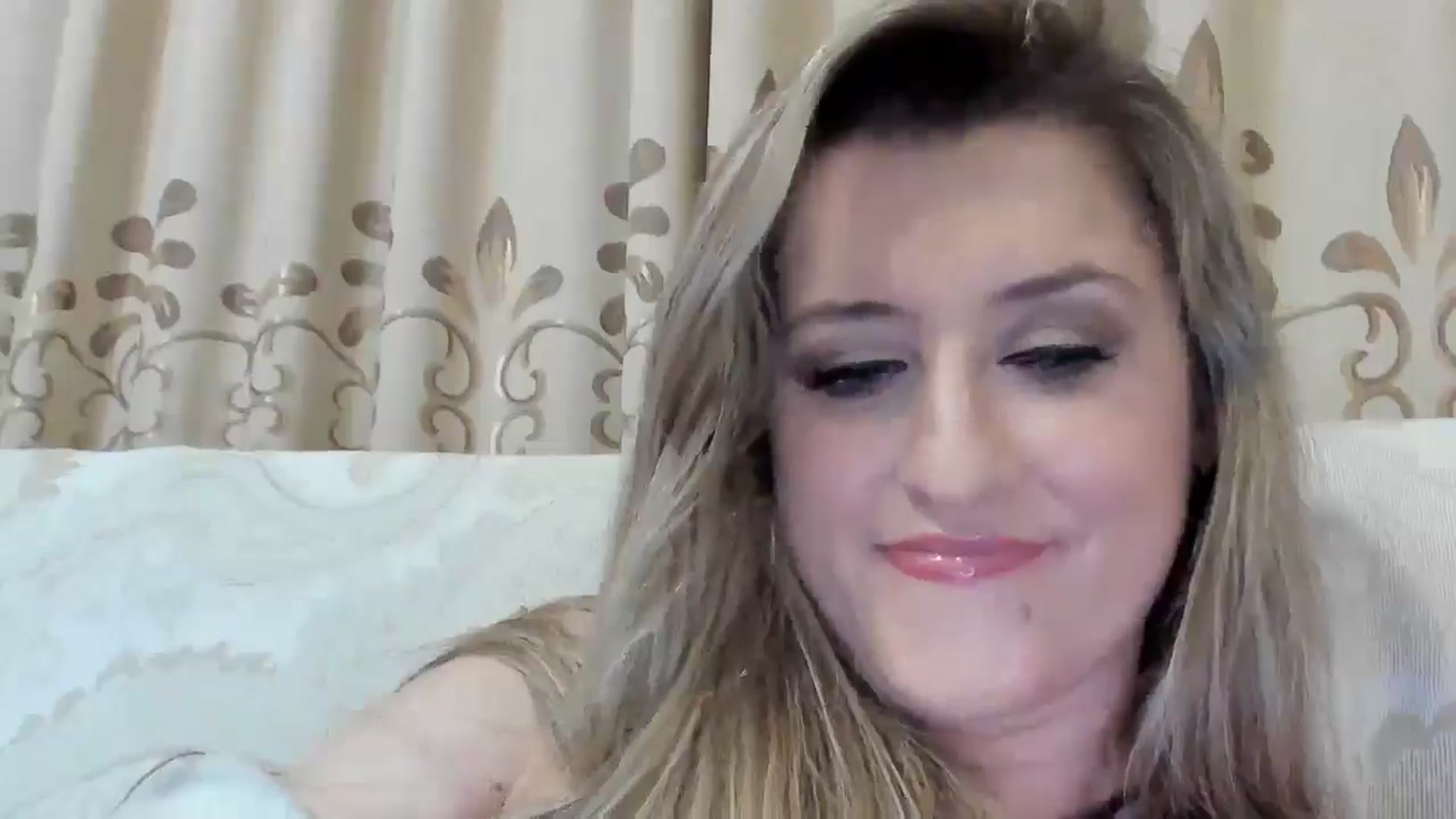 Gallery image thumbnail from BestDream's myfreecams stream on, 10/18/2025, 23:57 image 14 of 20