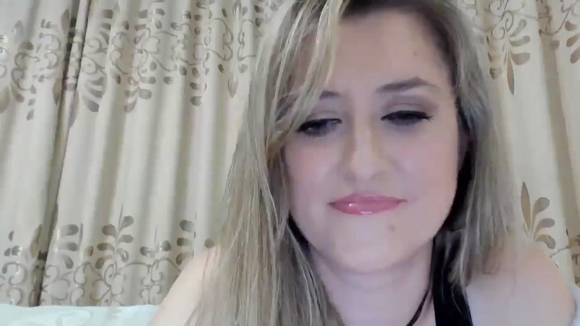 Gallery image thumbnail from BestDream's myfreecams stream on, 10/18/2025, 23:57 image 6 of 20