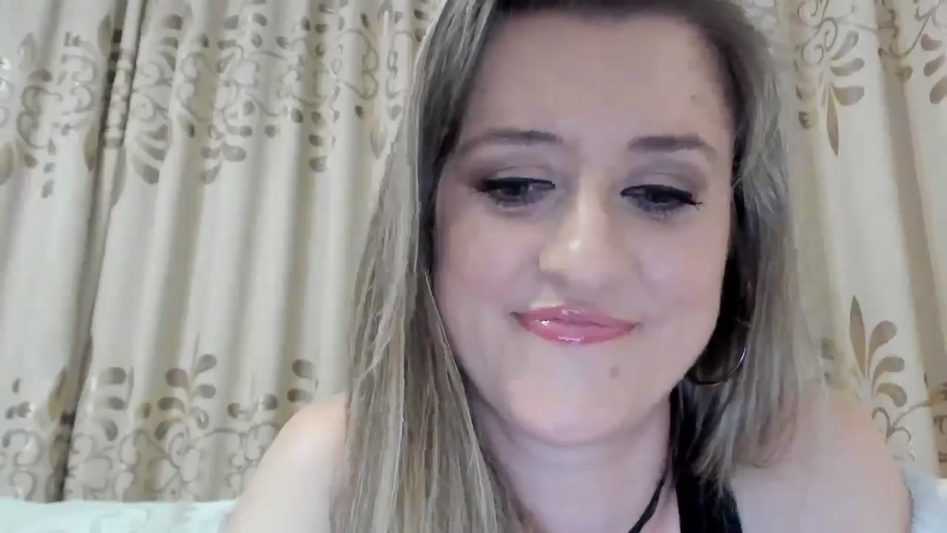 Gallery image thumbnail from BestDream's myfreecams stream on, 10/18/2025, 23:57 image 8 of 20