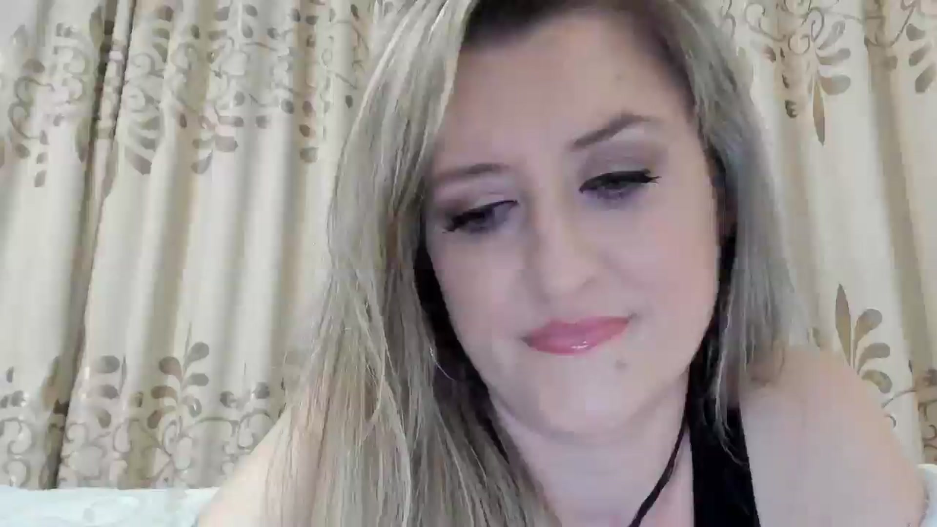 Gallery image thumbnail from BestDream's myfreecams stream on, 10/18/2025, 23:57 image 2 of 20
