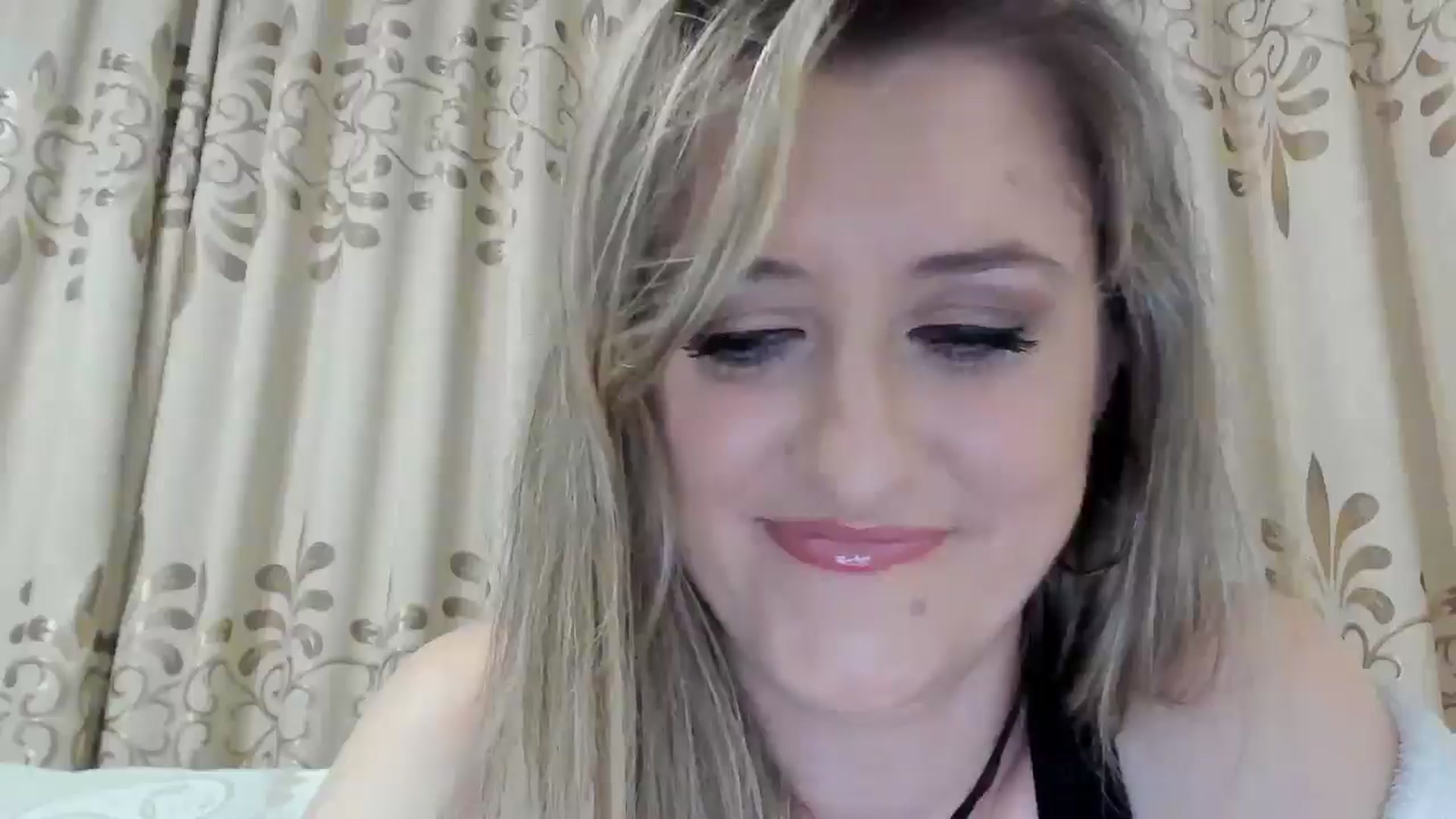 Gallery image thumbnail from BestDream's myfreecams stream on, 10/18/2025, 23:57 image 7 of 20