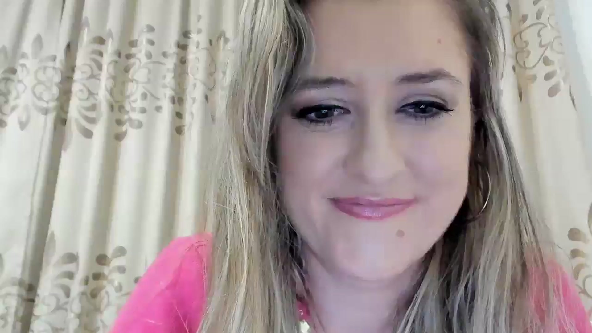 Gallery image thumbnail from BestDream's myfreecams stream on, 10/19/2025, 21:44 image 13 of 20