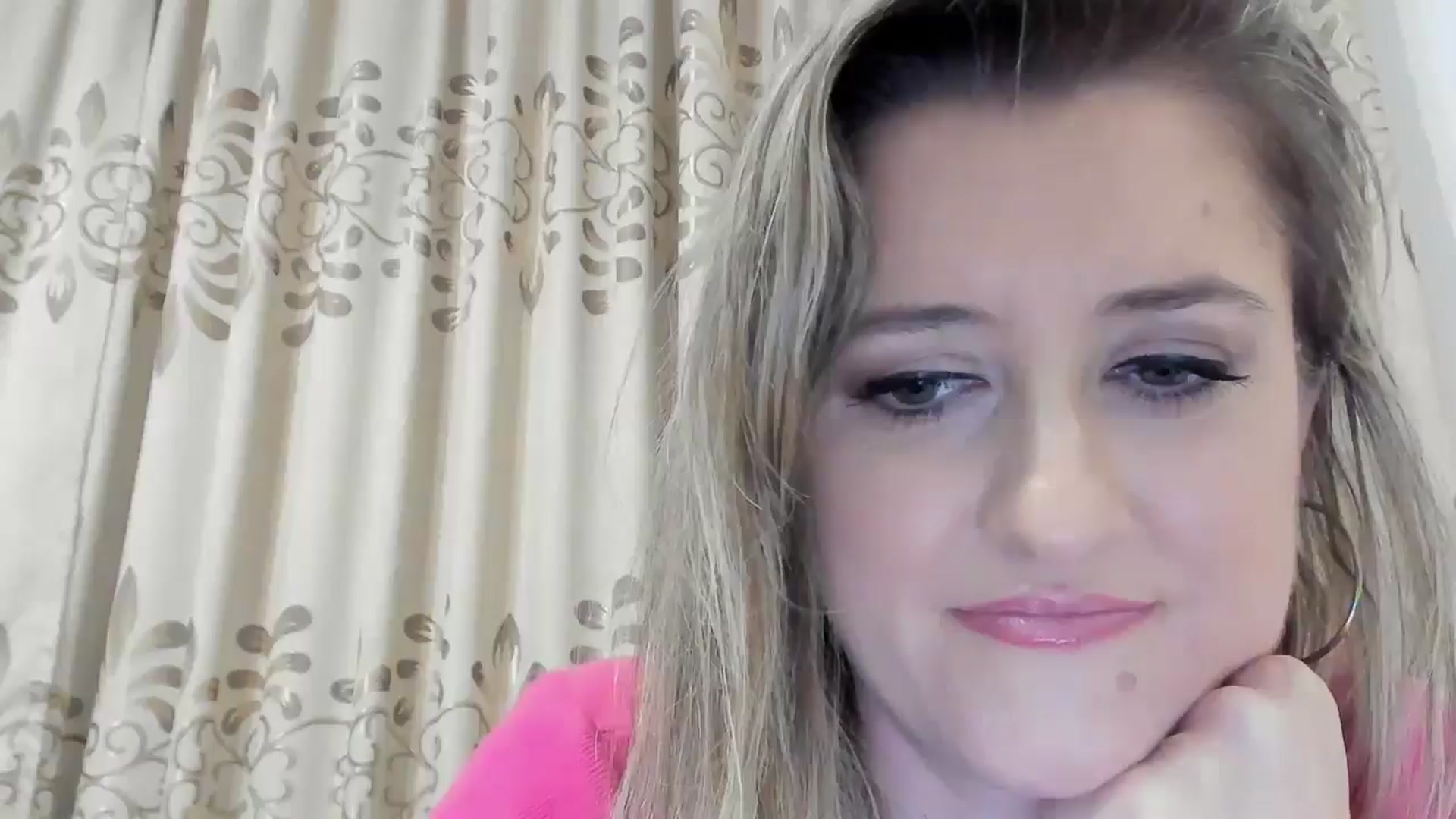 Gallery image thumbnail from BestDream's myfreecams stream on, 10/19/2025, 21:44 image 5 of 20