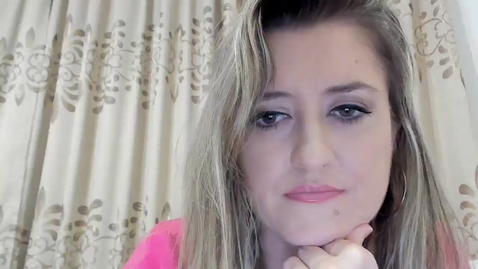 Gallery image thumbnail from BestDream's myfreecams stream on, 10/19/2025, 21:44 image 10 of 20