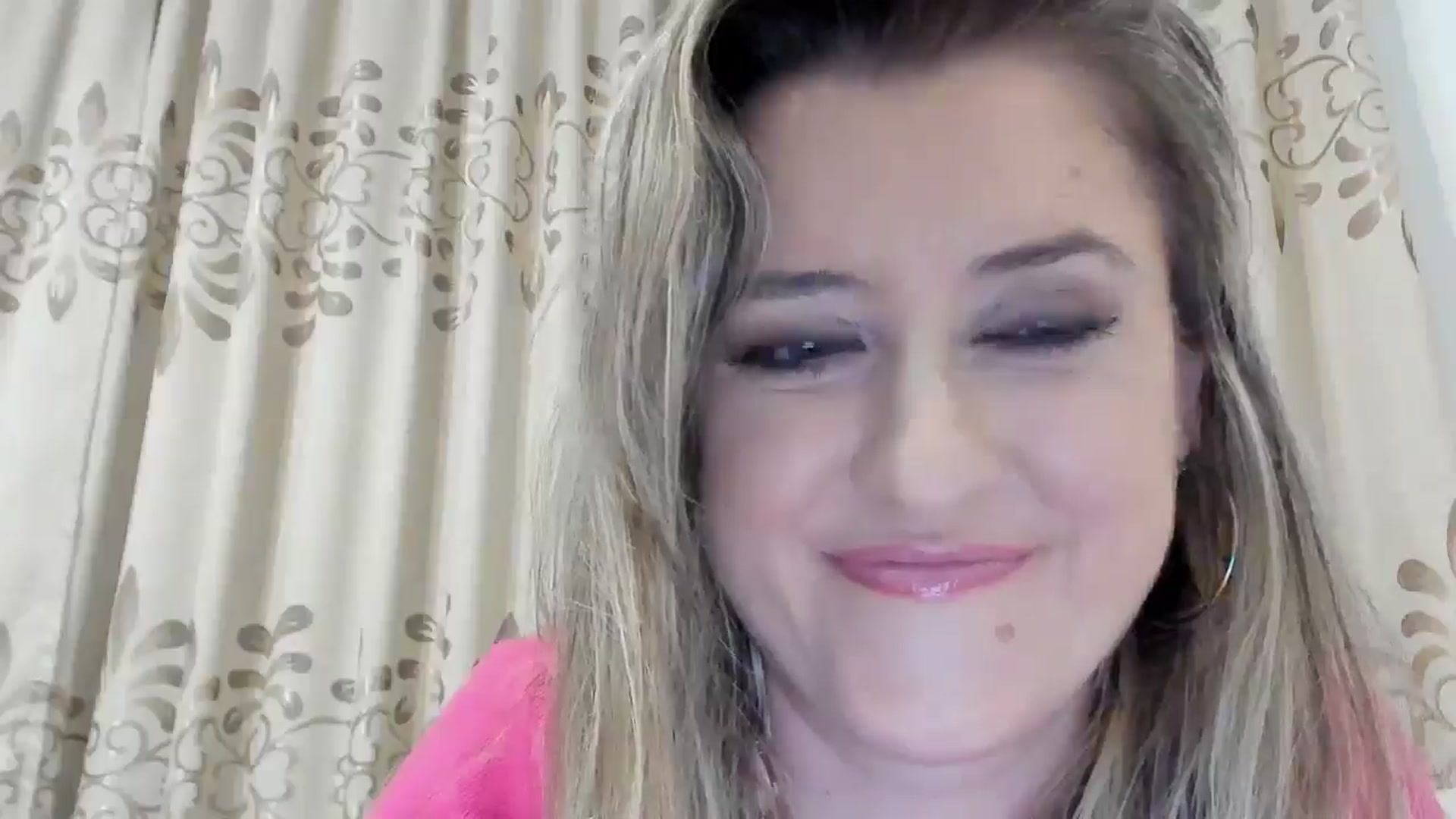 Gallery image thumbnail from BestDream's myfreecams stream on, 10/19/2025, 21:44 image 15 of 20