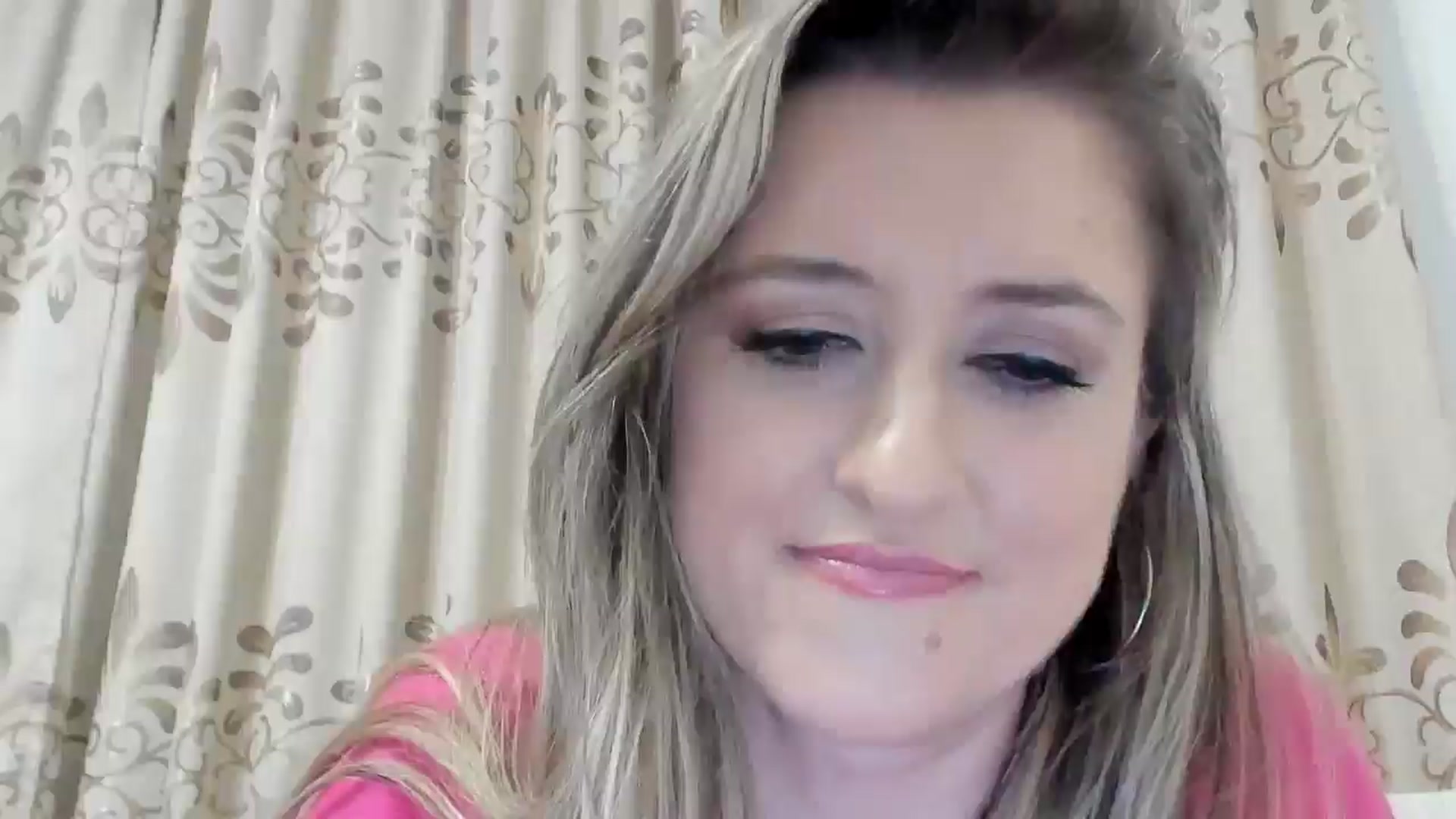 Gallery image thumbnail from BestDream's myfreecams stream on, 10/19/2025, 21:59 image 16 of 20